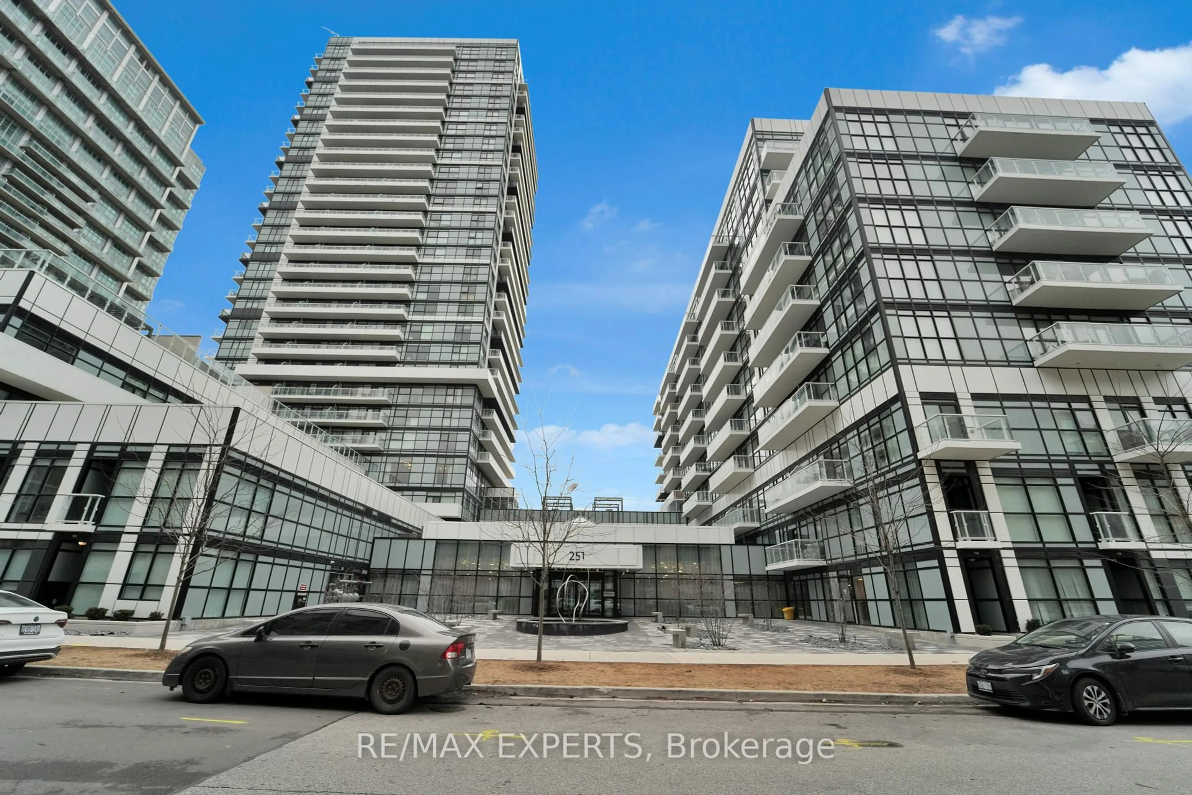 Unknown for 251 Manitoba St #1504, Toronto Ontario M8Y 0C7
