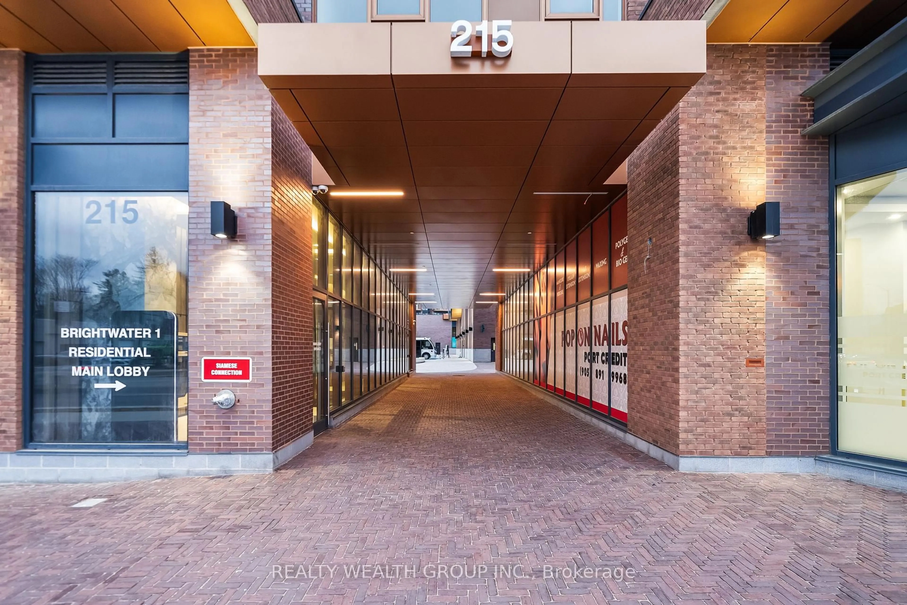 Indoor foyer for 215 LAKESHORE Rd #208, Mississauga Ontario L5H 1G5