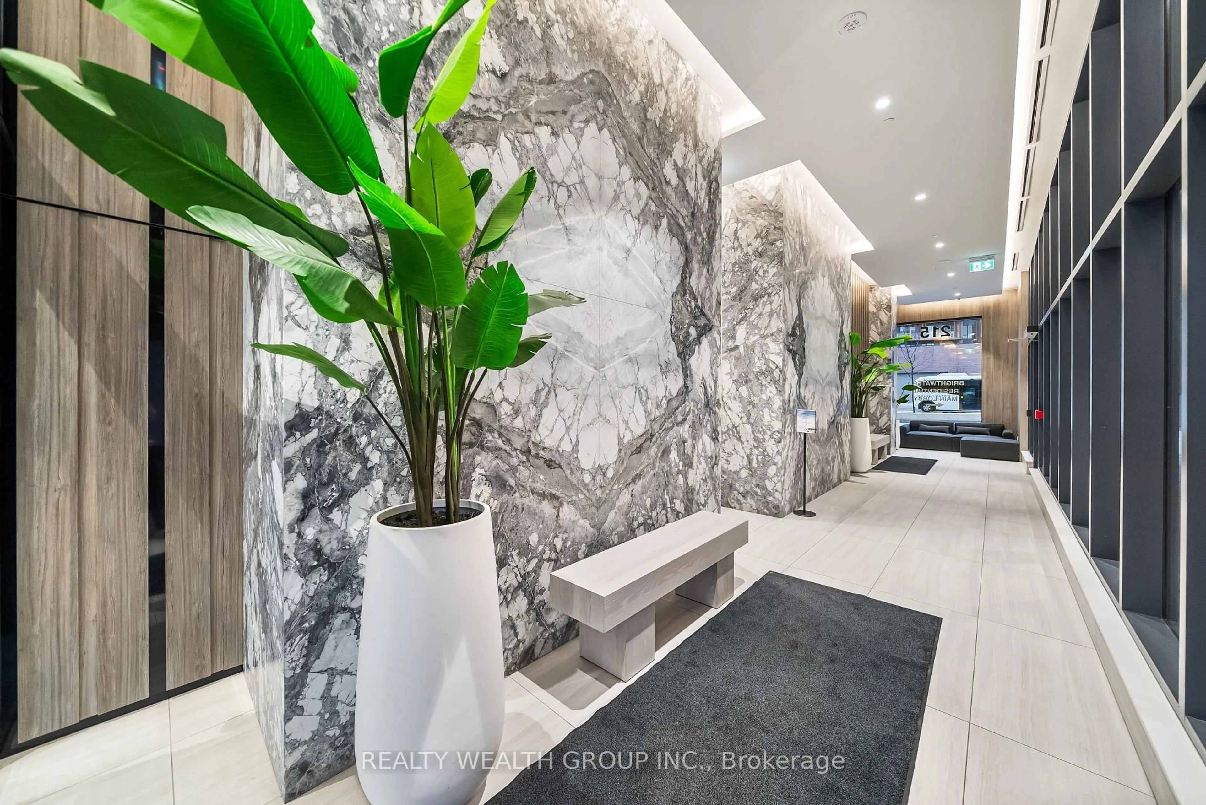 Lobby for 215 LAKESHORE Rd #208, Mississauga Ontario L5H 1G5