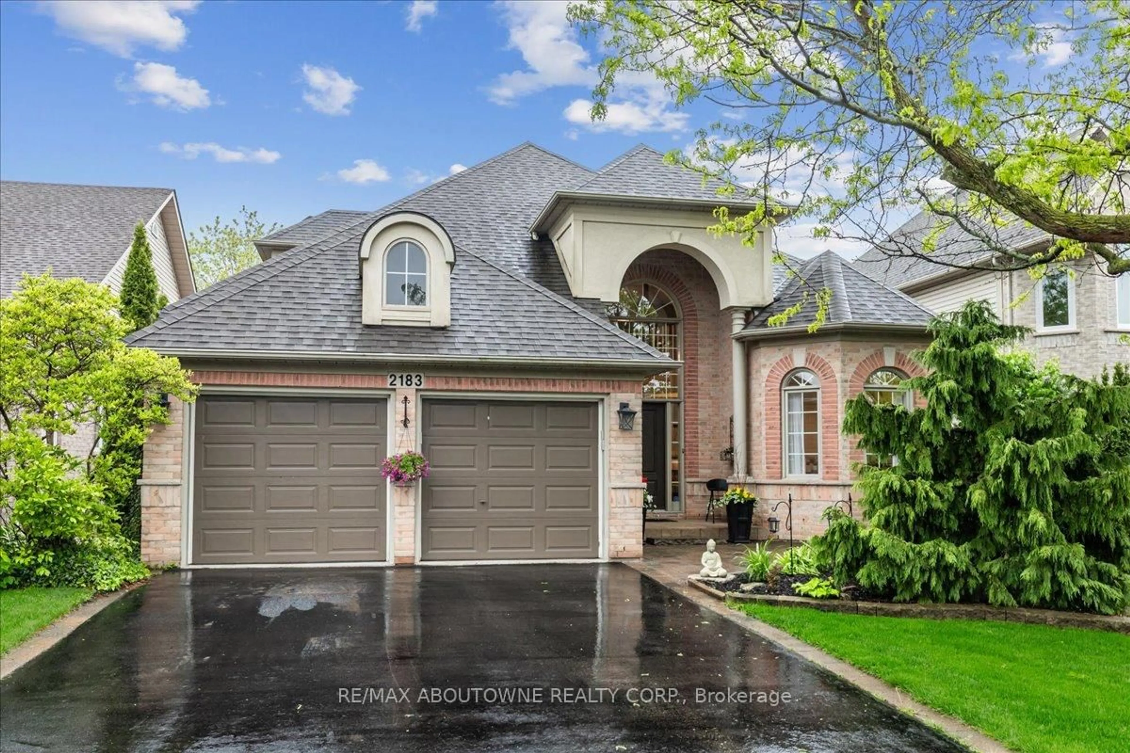 Home with brick exterior material, street for 2183 Turnberry Dr, Burlington Ontario L7M 4P9