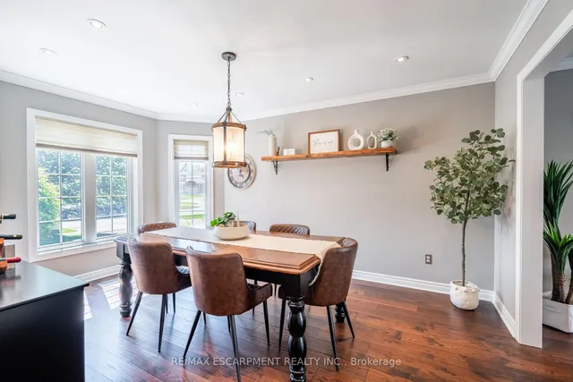 Additional property image - 2431 Baxter Cres