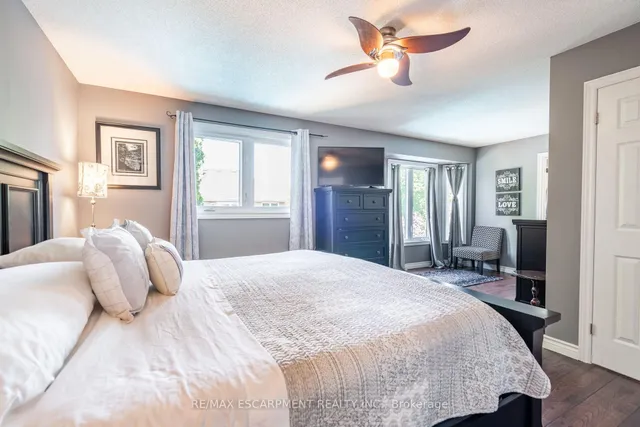 Additional property image - 2431 Baxter Cres