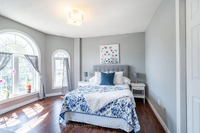 Additional property image - 2431 Baxter Cres