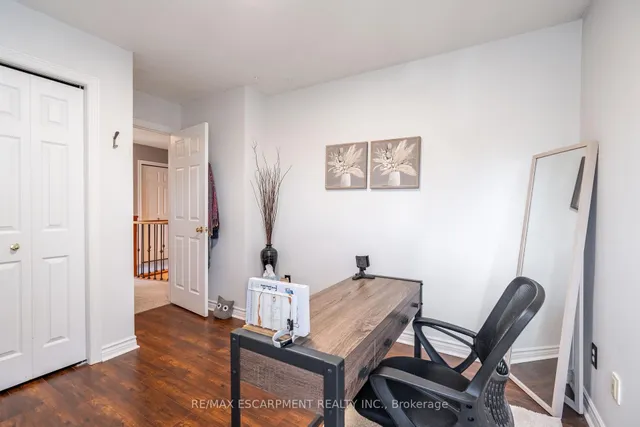 Additional property image - 2431 Baxter Cres