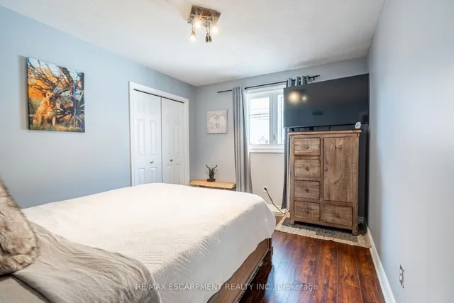 Additional property image - 2431 Baxter Cres
