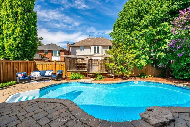 Additional property image - 2431 Baxter Cres