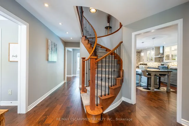 Additional property image - 2431 Baxter Cres
