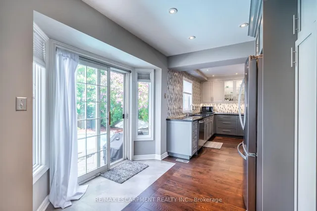 Additional property image - 2431 Baxter Cres