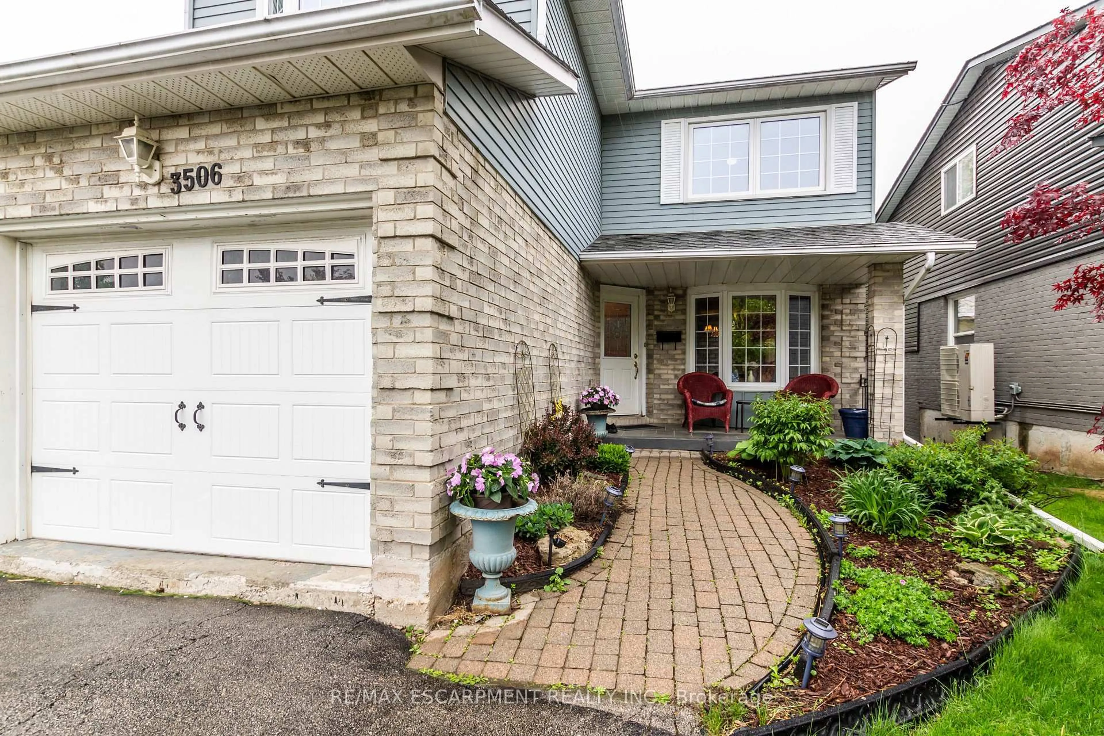 Home with brick exterior material, street for 3506 Marion Crt, Burlington Ontario L7M 3E8