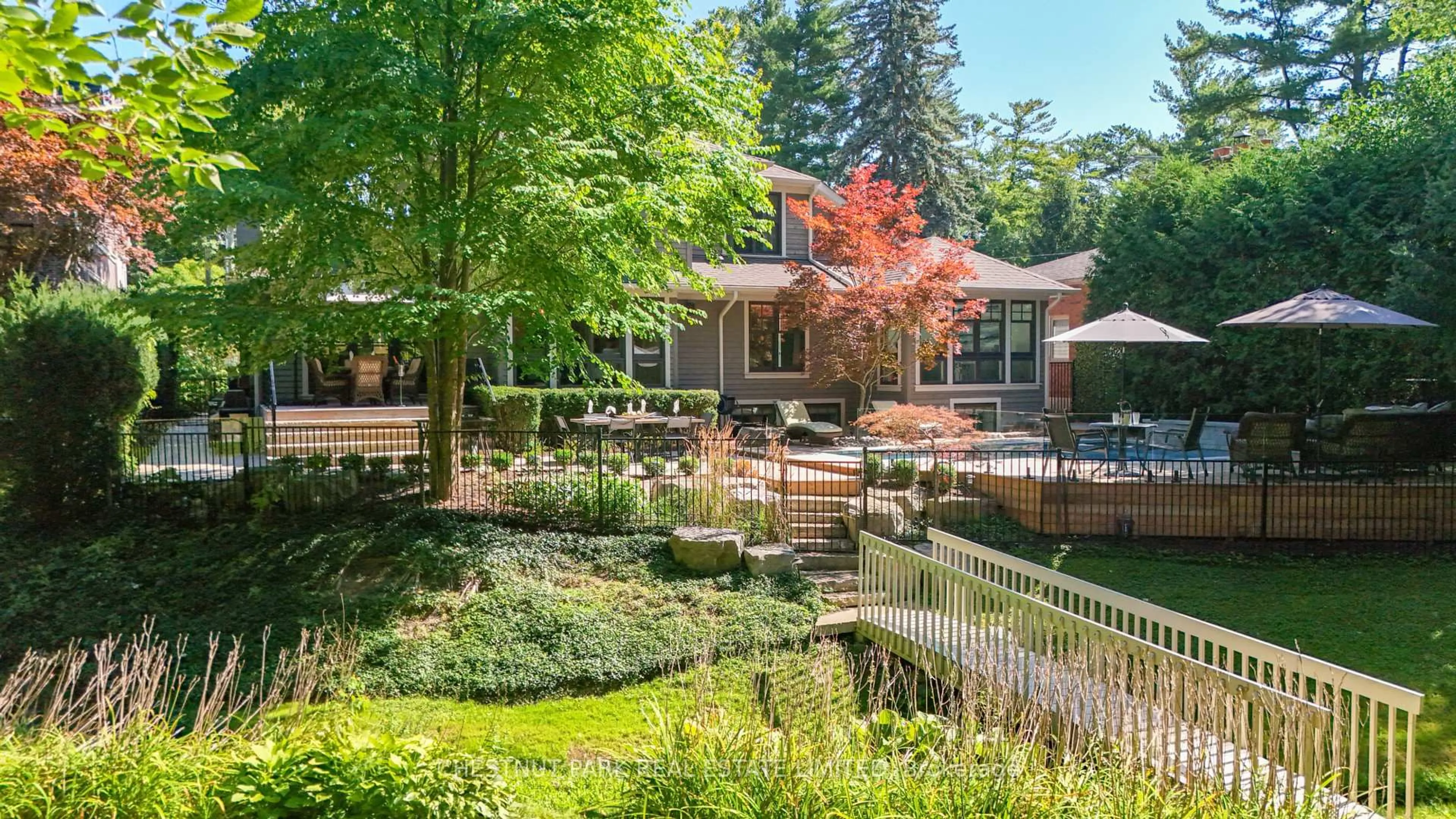 Patio, water/lake/river/ocean view for 444 DRUMMOND Rd, Oakville Ontario L6J 4L4
