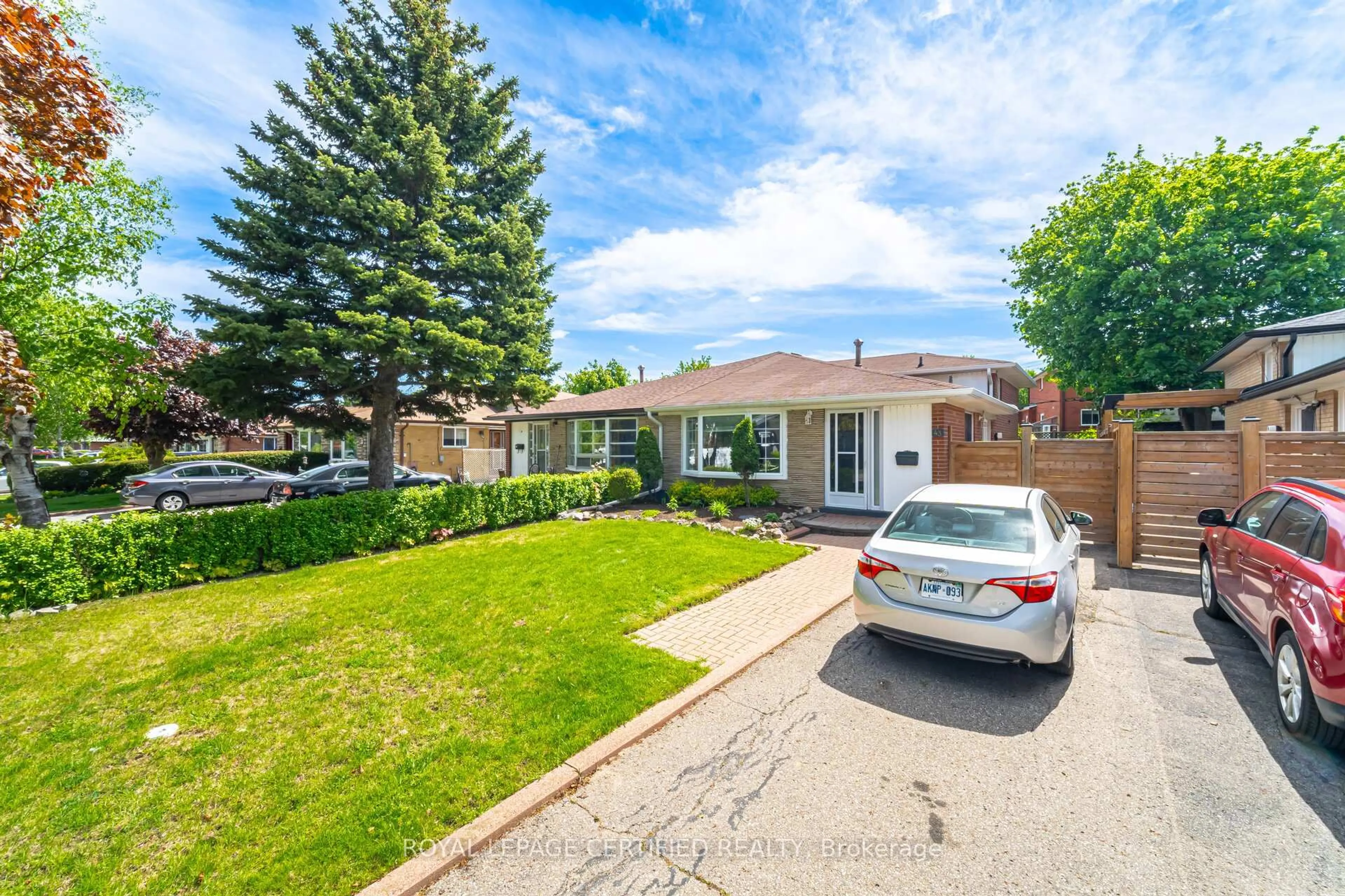 A pic from outside/outdoor area/front of a property/back of a property/a pic from drone, street for 43 Grange Dr, Brampton Ontario L6X 2H1