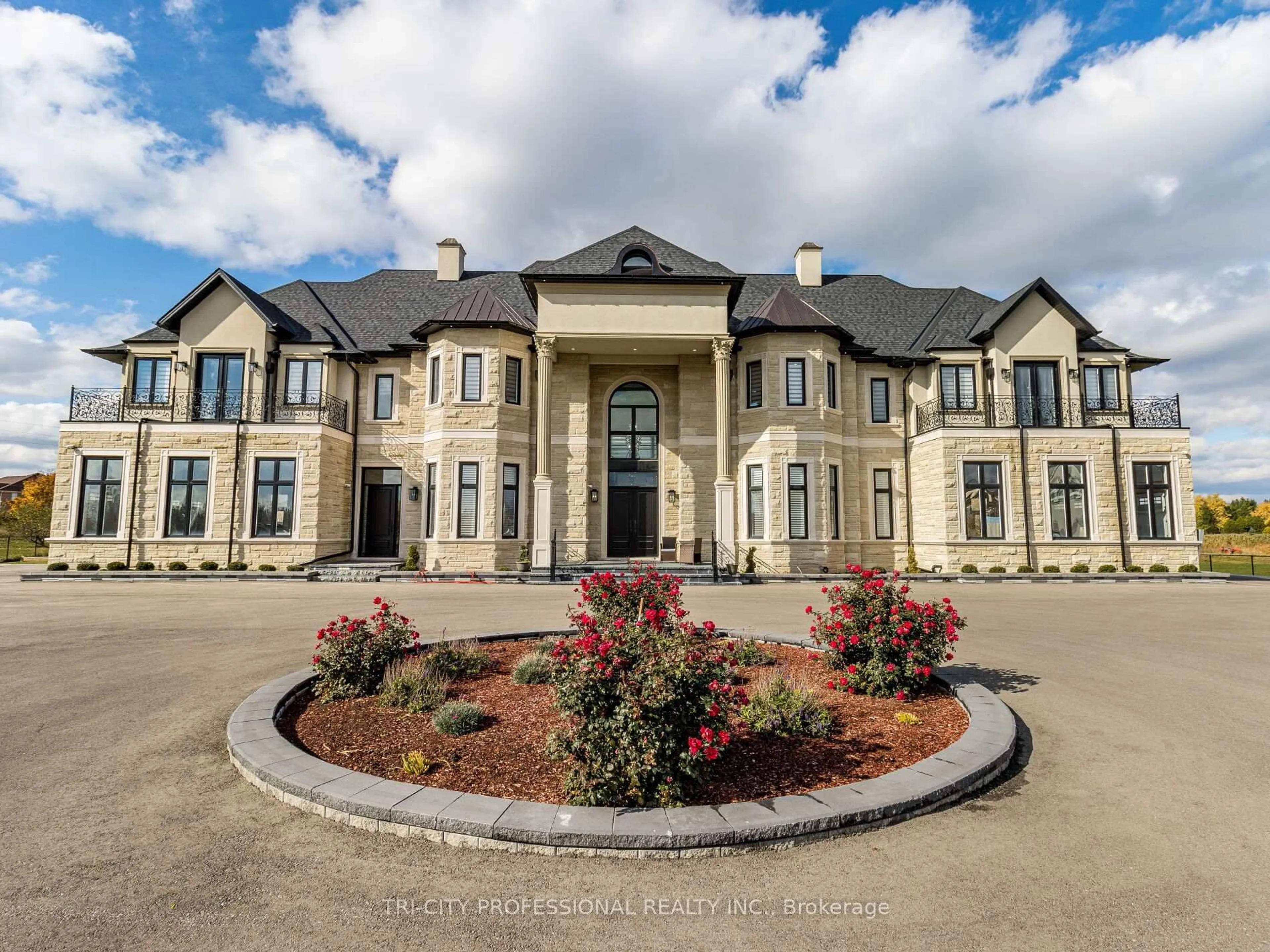 Unknown for 27 Morris Crt, Brampton Ontario L6P 0G7