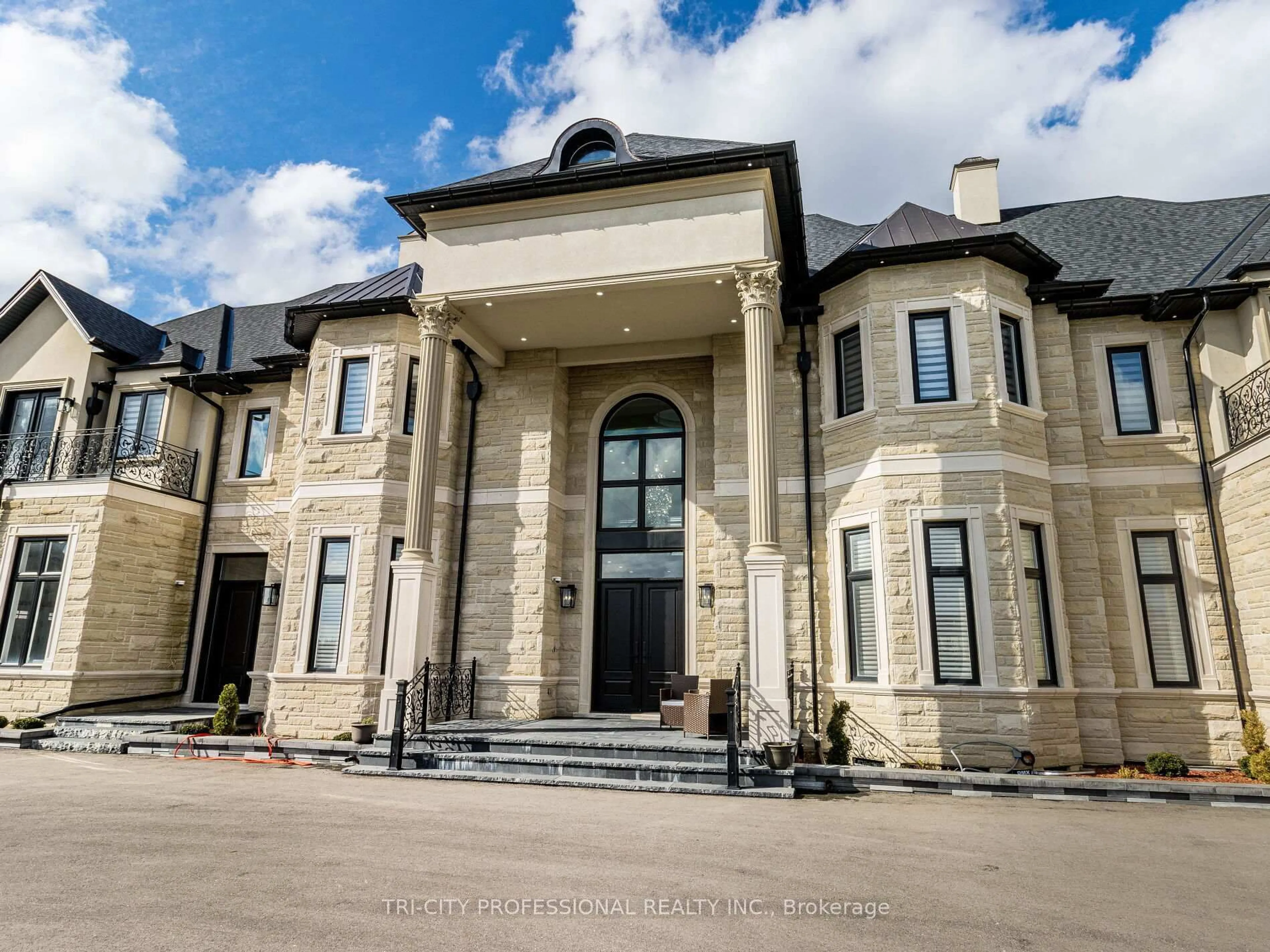 Home with brick exterior material, building for 27 Morris Crt, Brampton Ontario L6P 0G7