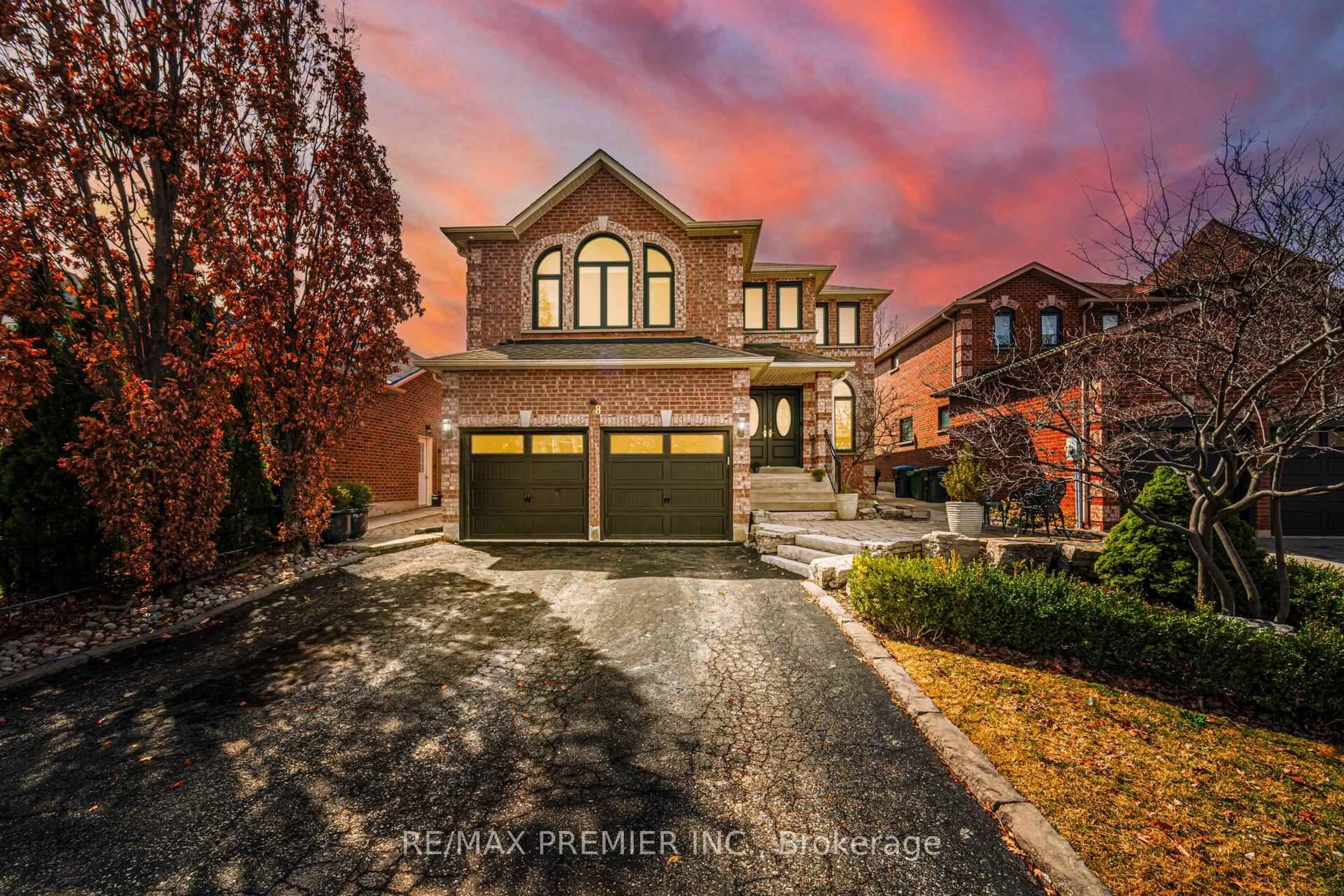 Home with brick exterior material, street for 28 Strawberry Hill Crt, Caledon Ontario L7E 1S1