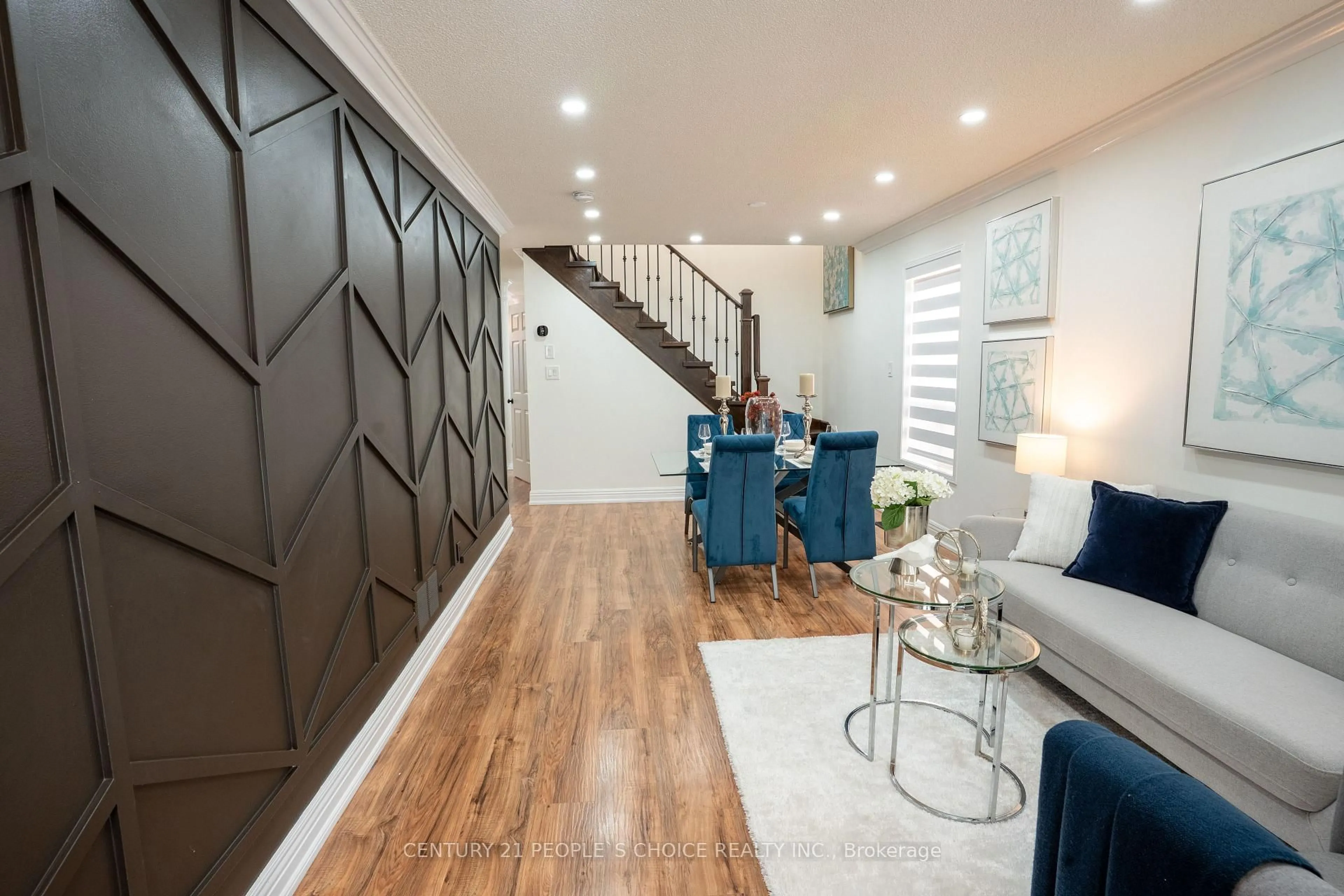 Indoor entryway for 111 Brisdale Dr, Brampton Ontario L7A 2H2