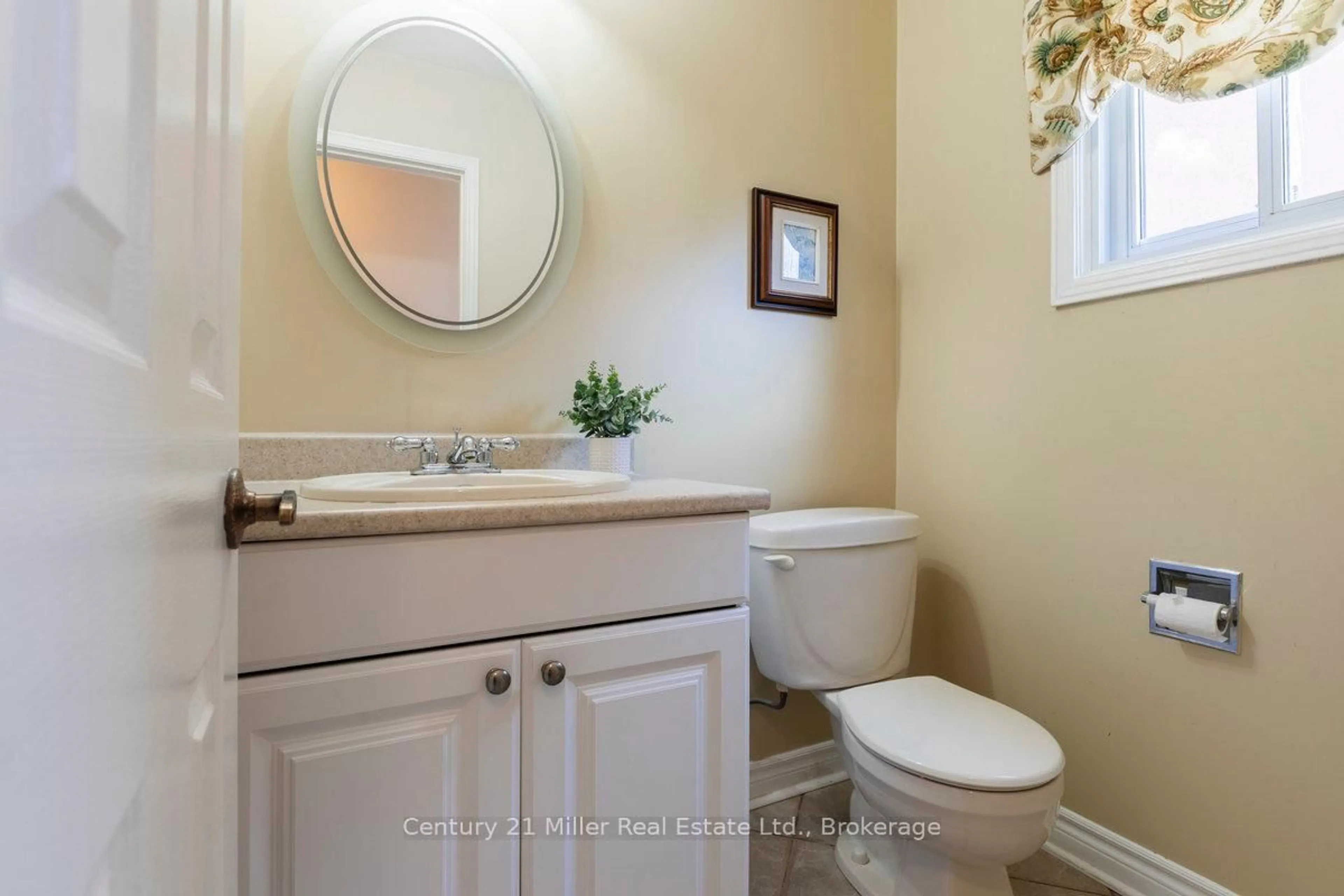 Standard bathroom, ceramic/tile floor for 1179 Rosethorne Rd, Oakville Ontario L6M 1H5