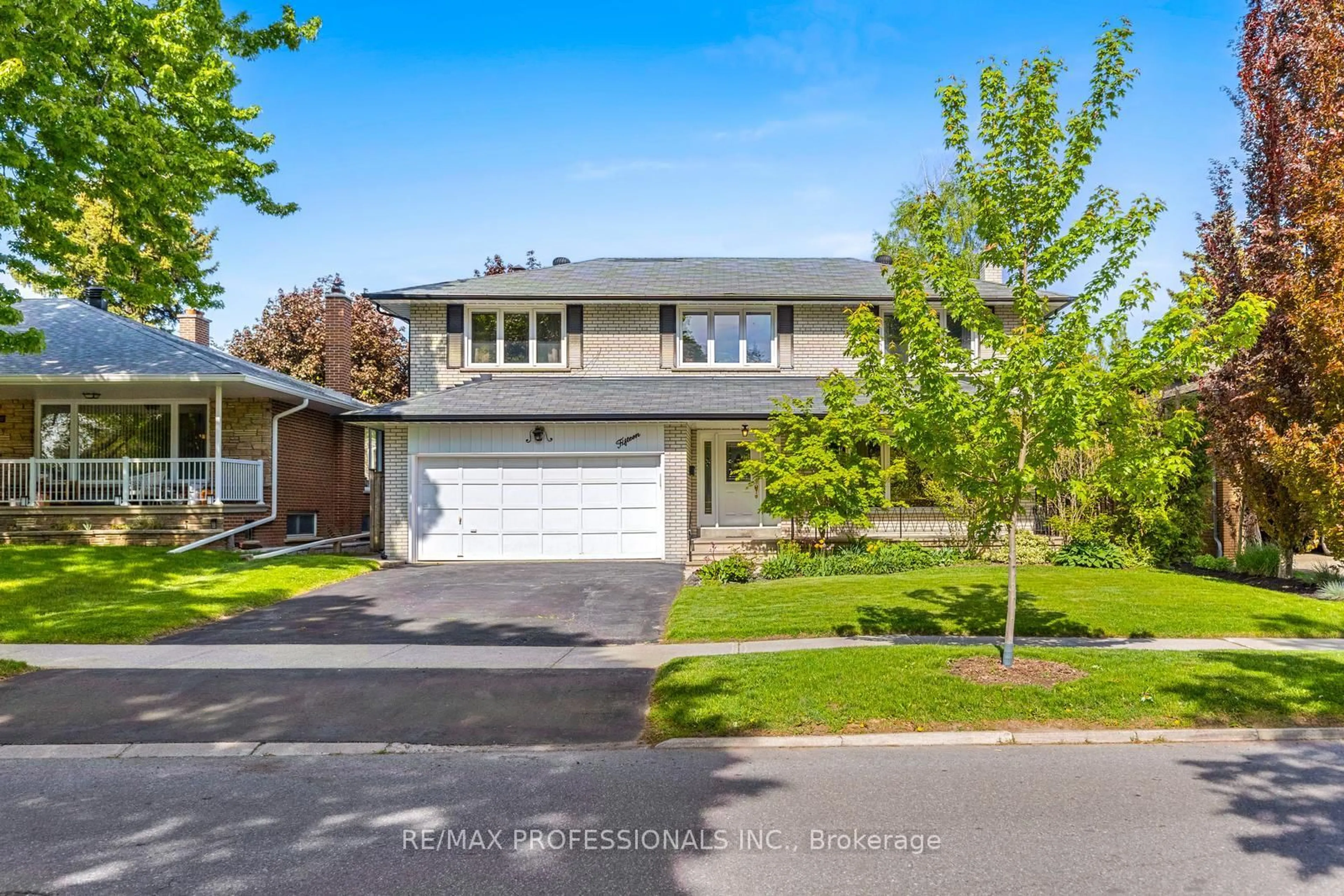Unknown for 15 Warrender Ave, Toronto Ontario M9B 5Z3