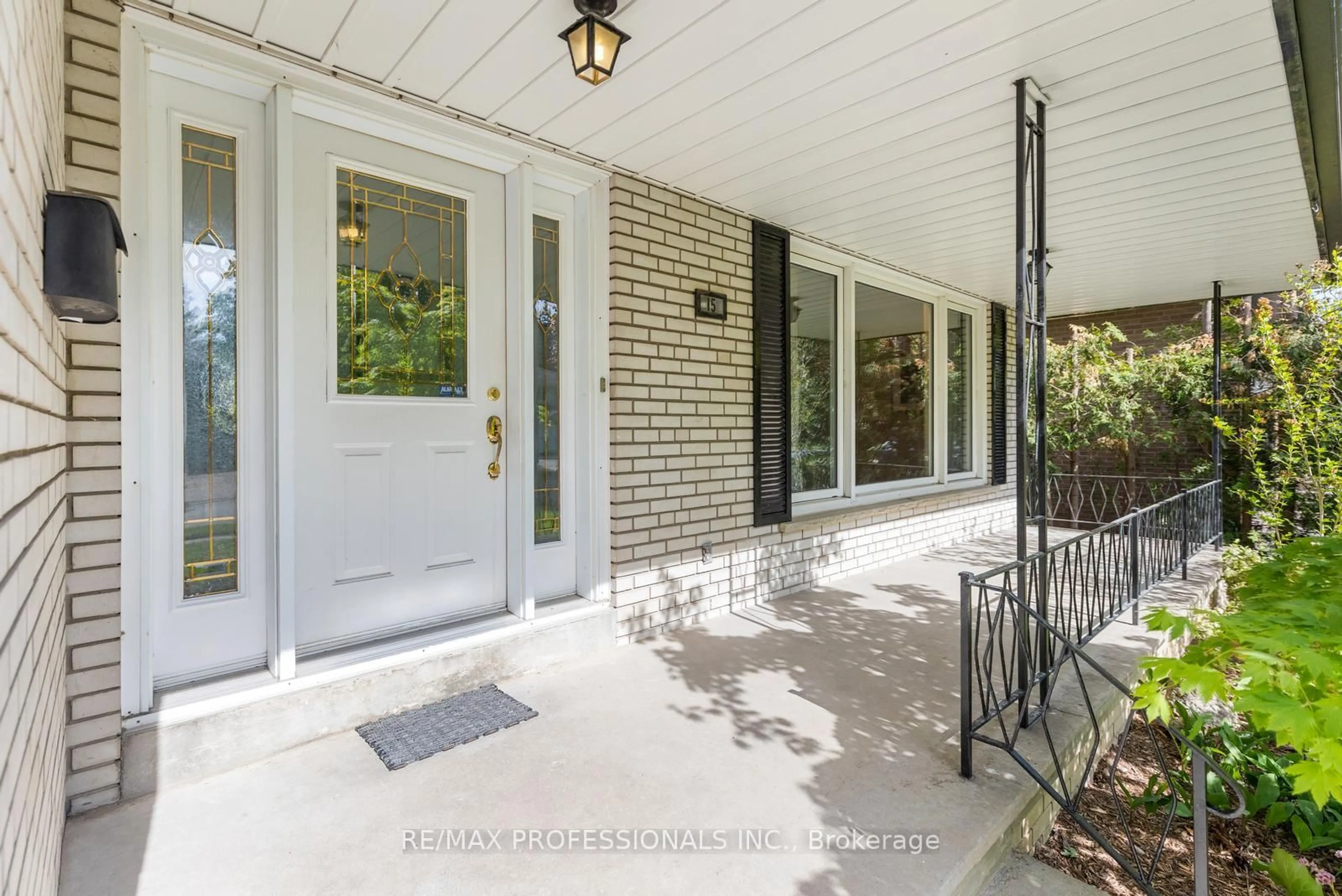 Unknown for 15 Warrender Ave, Toronto Ontario M9B 5Z3
