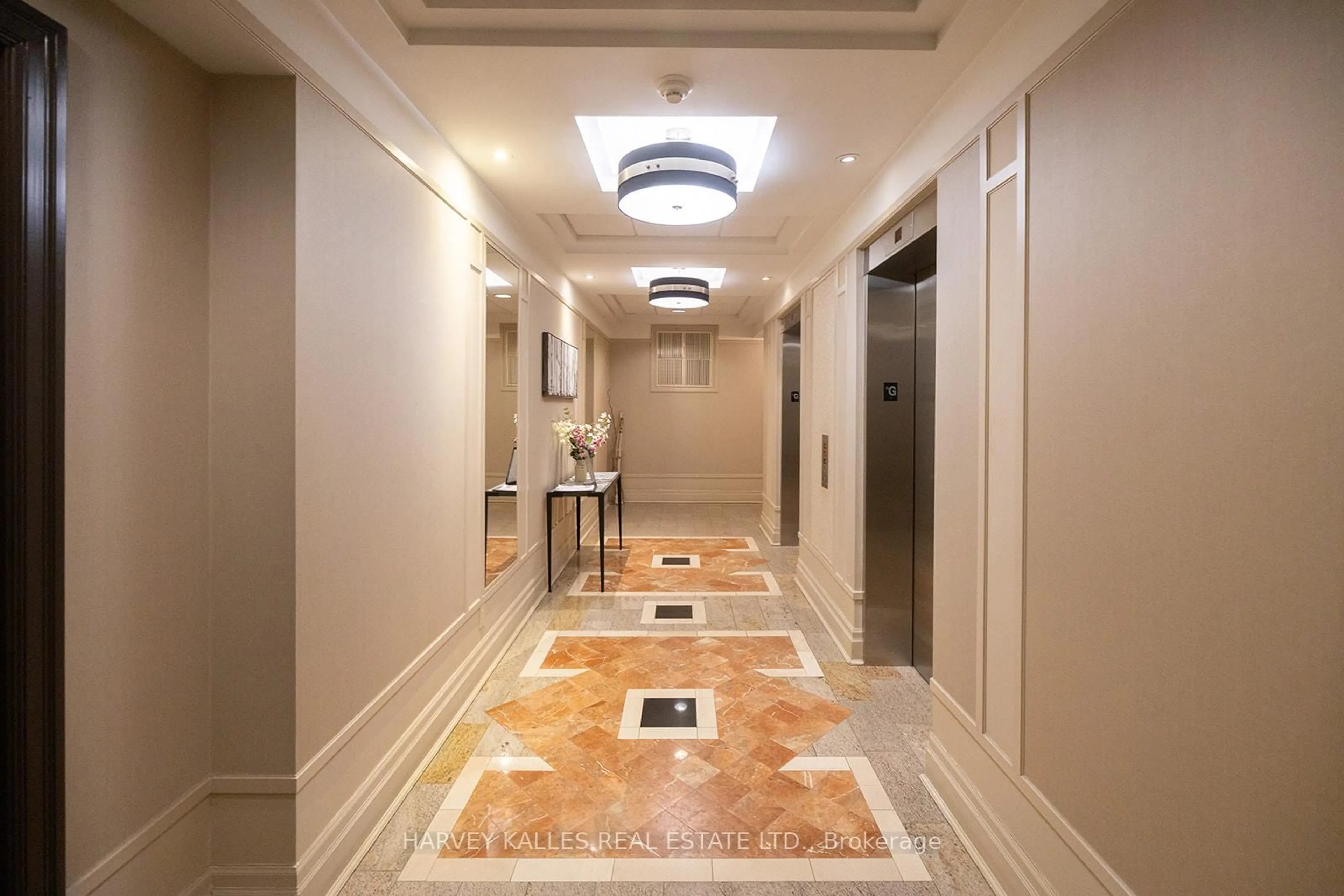 Indoor foyer for 2 Aberfoyle Cres #412, Toronto Ontario M8X 2Z8