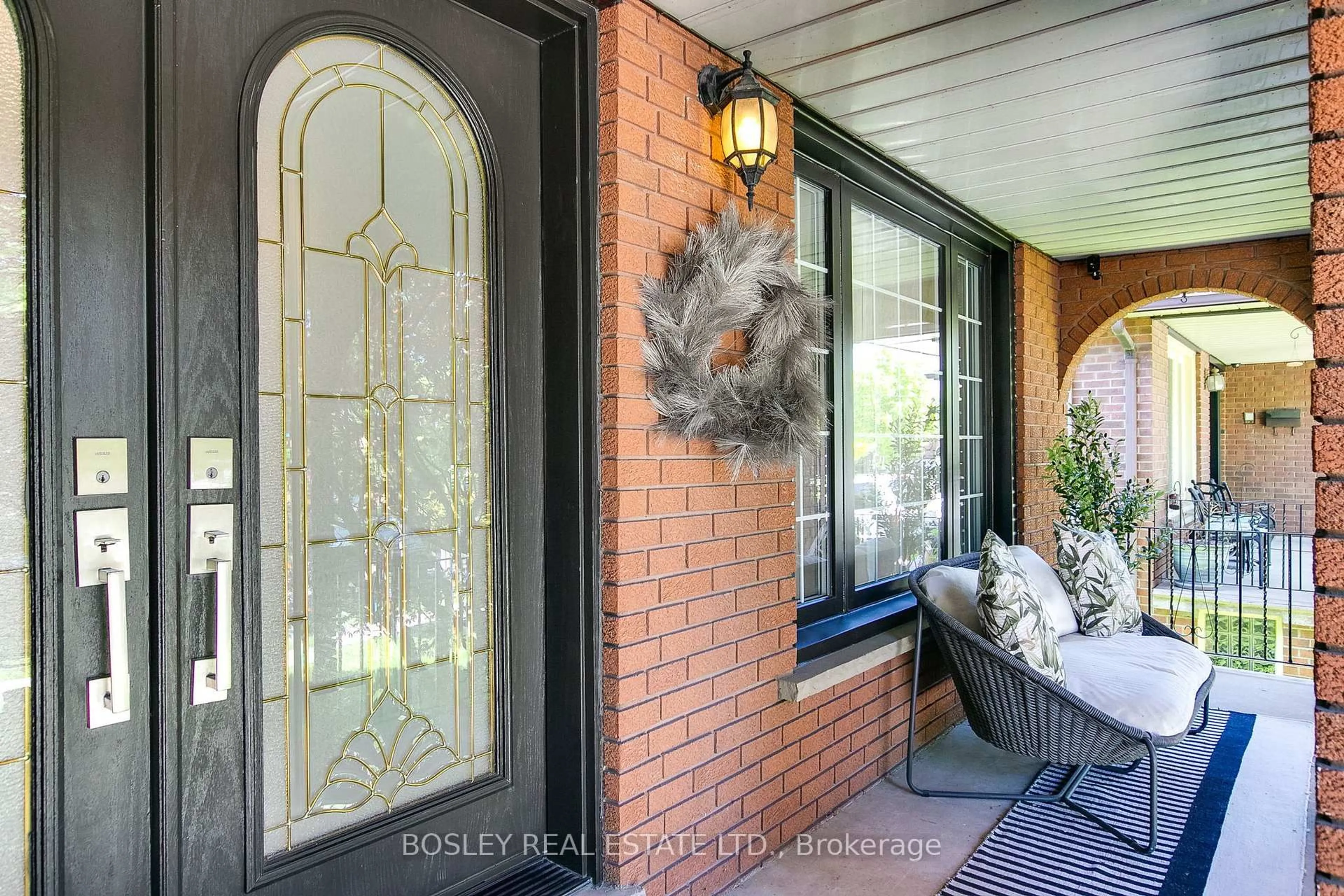 Indoor entryway for 309 Dalesford Rd, Toronto Ontario M8Y 1G8