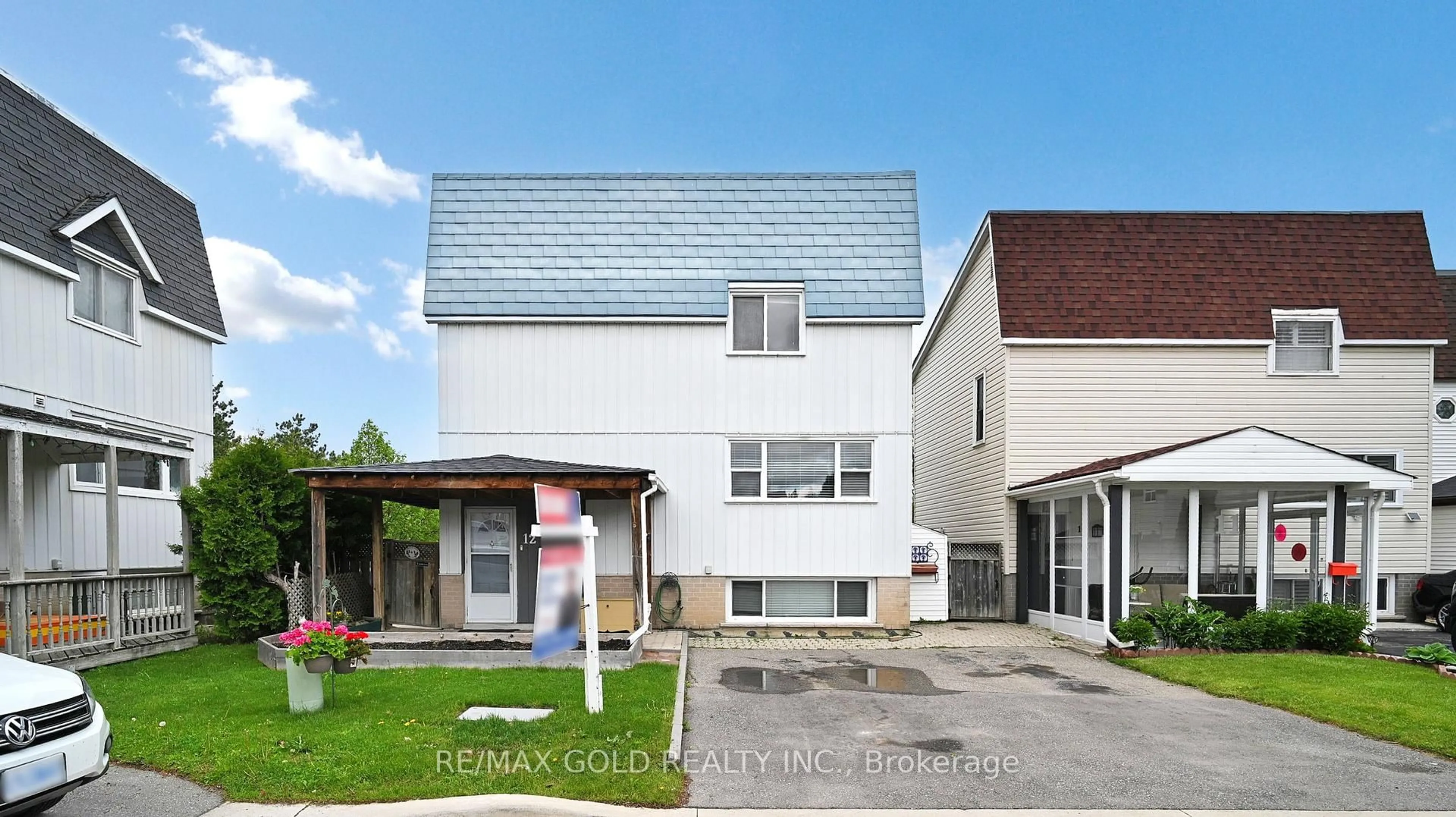 Home with vinyl exterior material, street for 12 Homer Sq, Brampton Ontario L6S 1X9