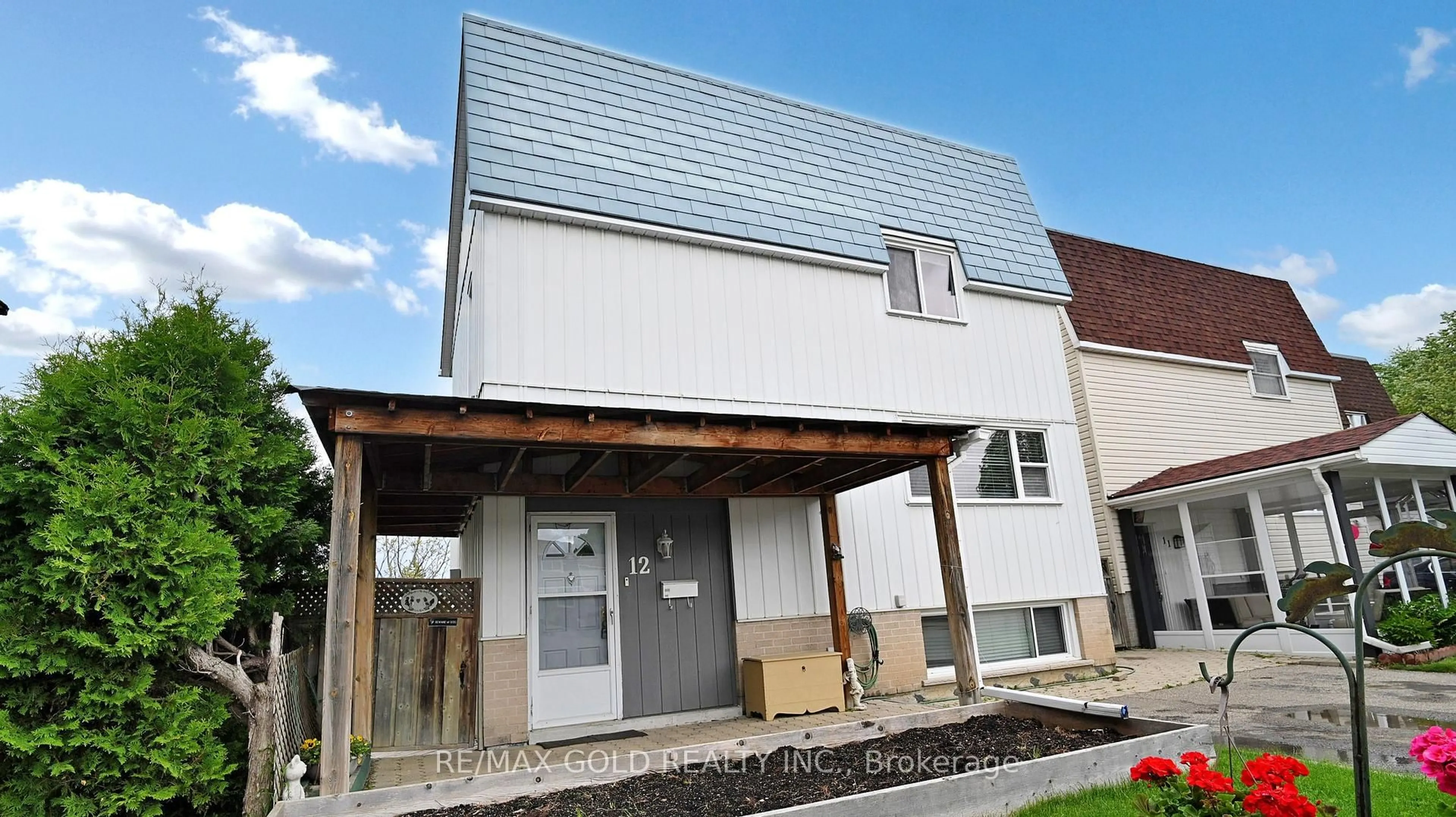 Unknown for 12 Homer Sq, Brampton Ontario L6S 1X9