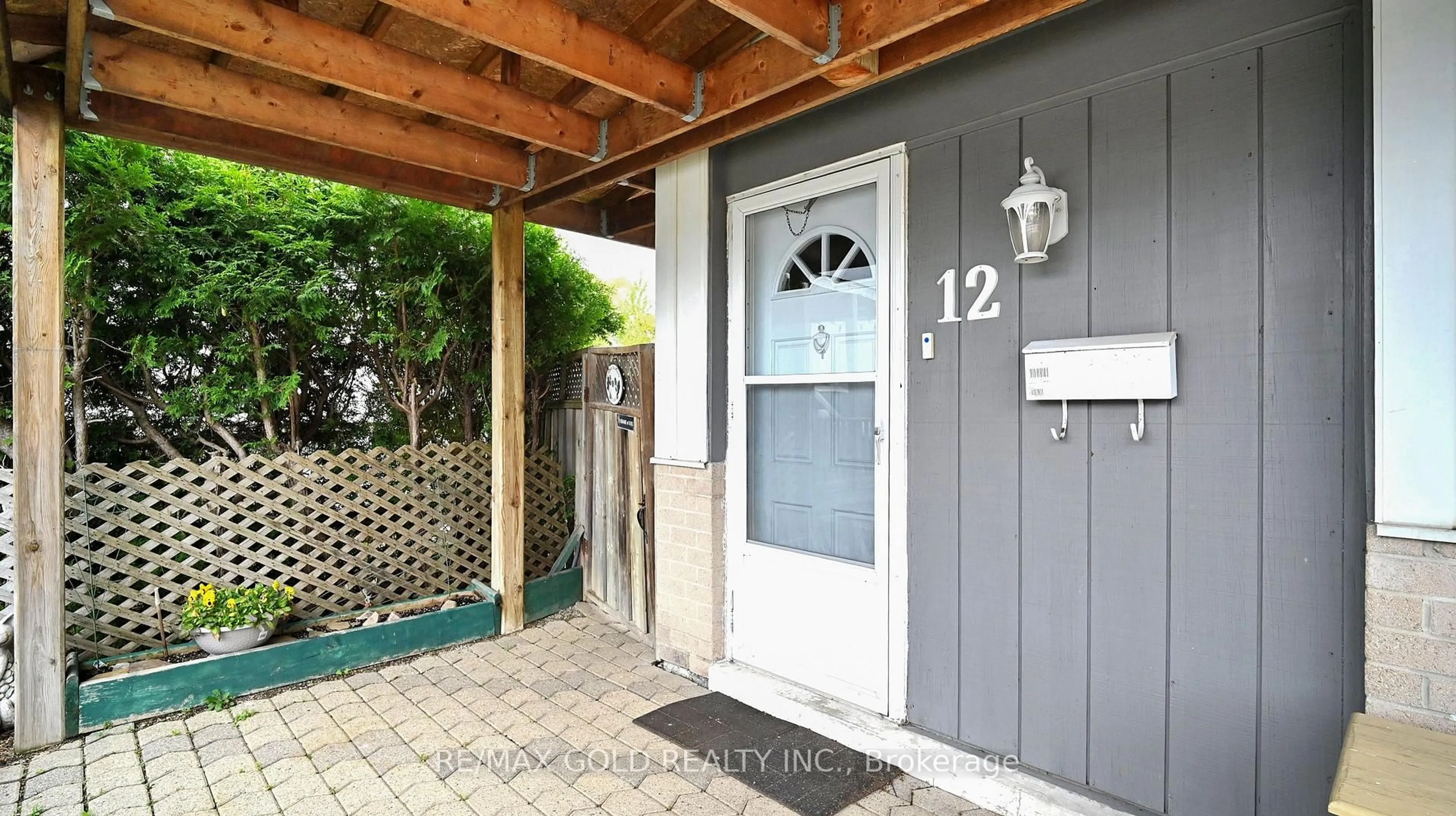 Indoor entryway for 12 Homer Sq, Brampton Ontario L6S 1X9