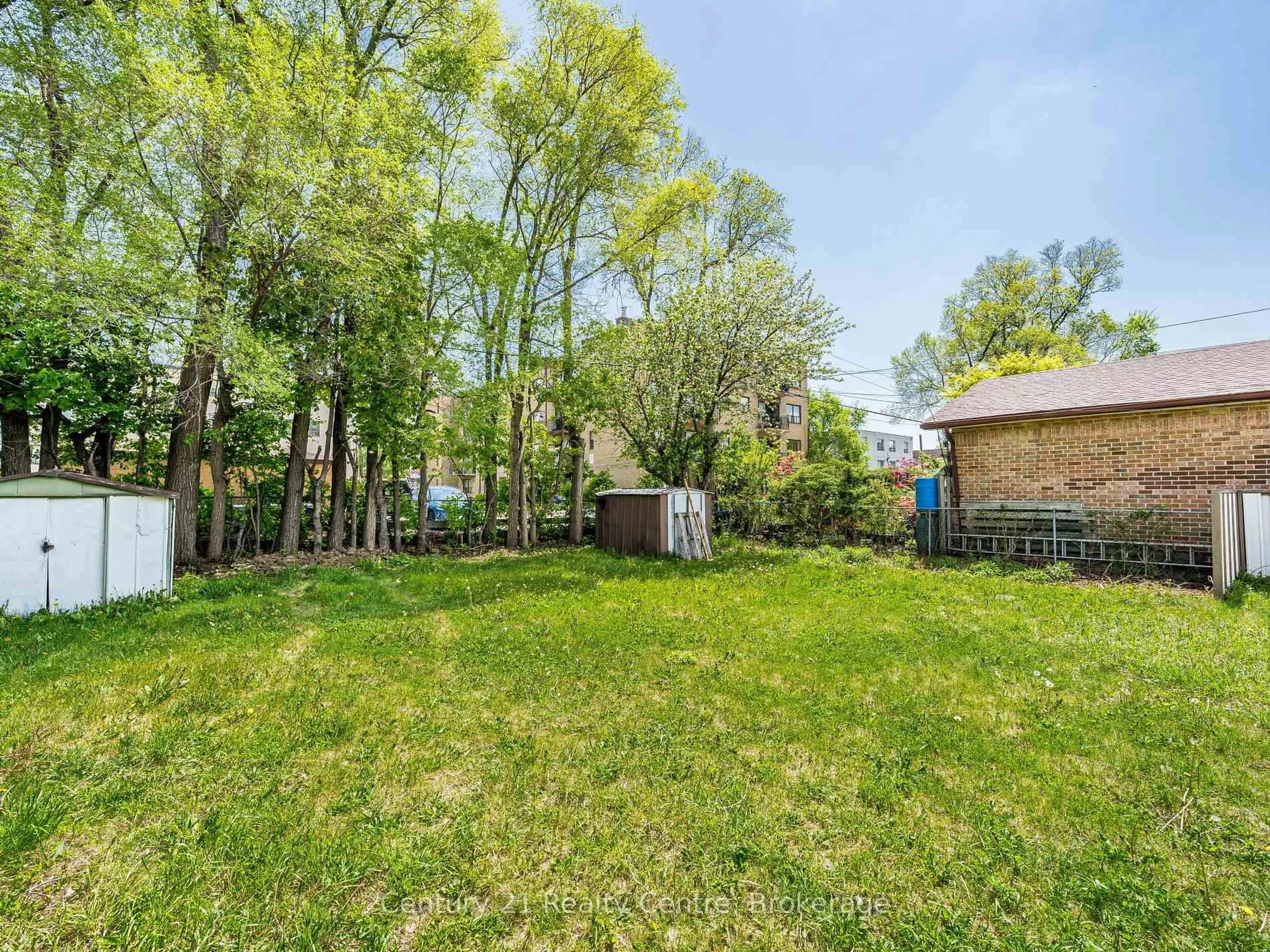 Unknown for 7 Sunray Cres, Toronto Ontario M3M 2C4