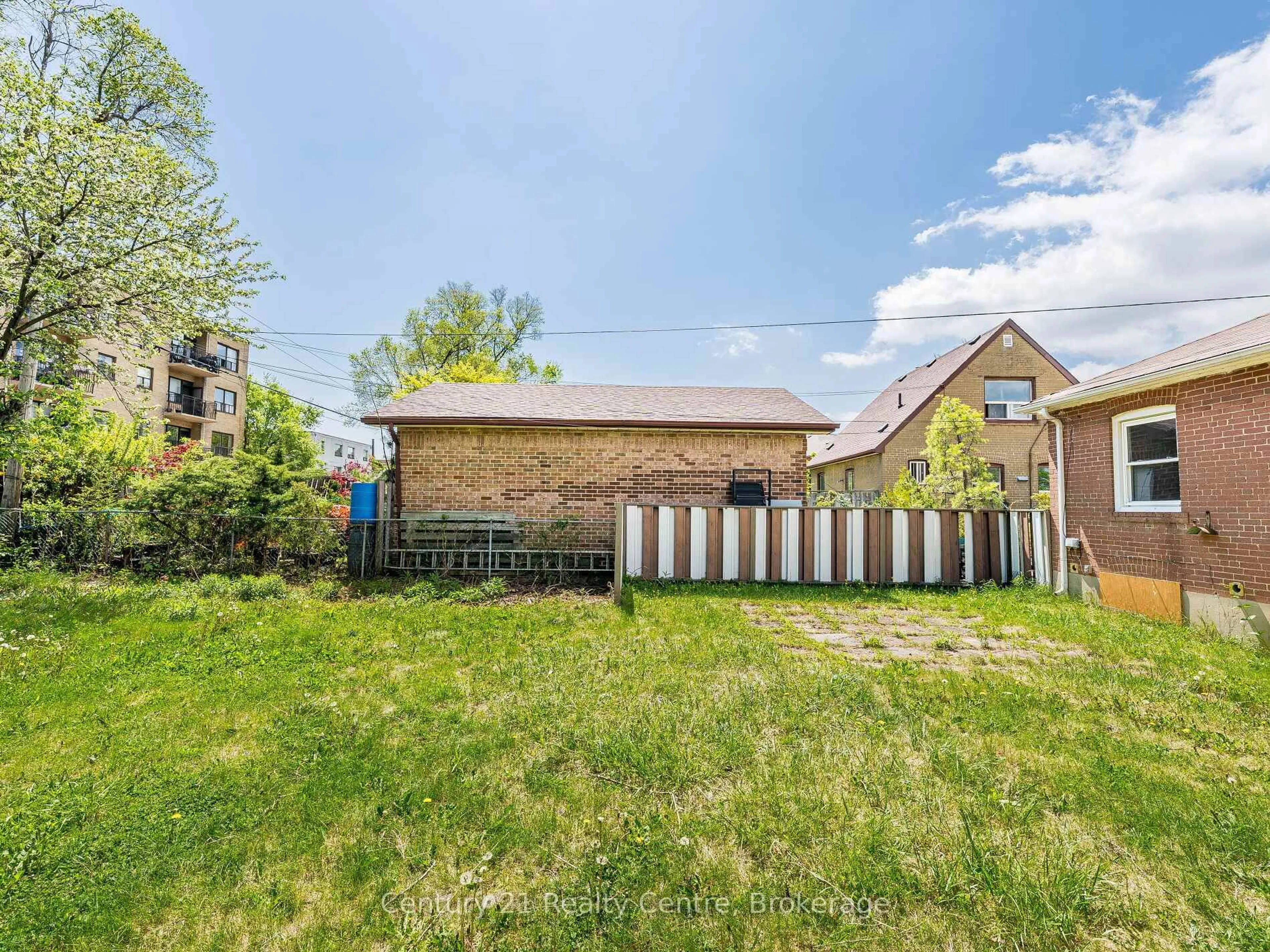 Unknown for 7 Sunray Cres, Toronto Ontario M3M 2C4