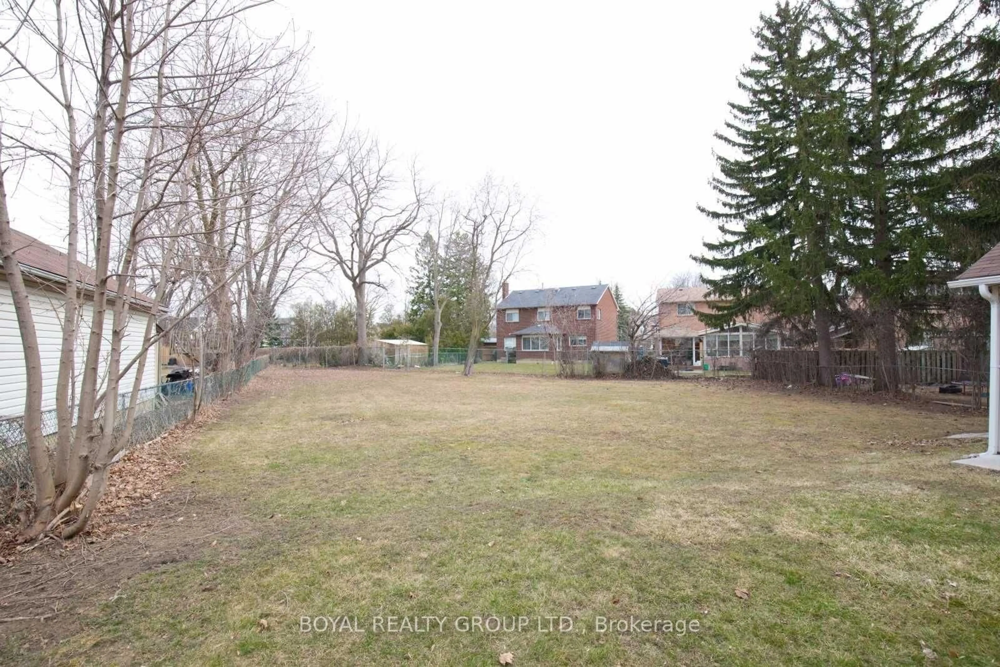 A pic from outside/outdoor area/front of a property/back of a property/a pic from drone, street for 7 Rogers Rd, Brampton Ontario L6X 1L7