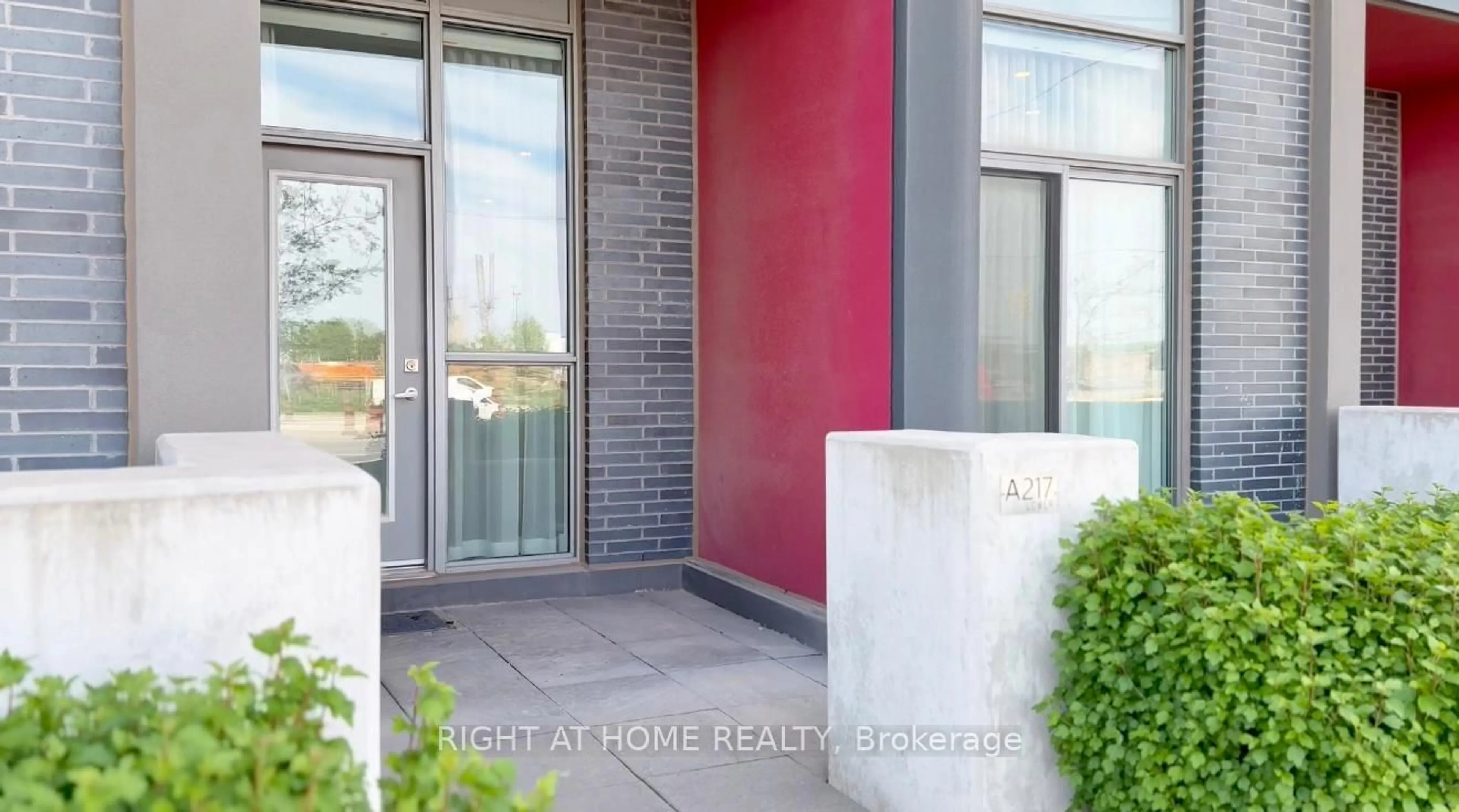 Unknown for 5230 Dundas St #A217, Burlington Ontario L7L 0J5