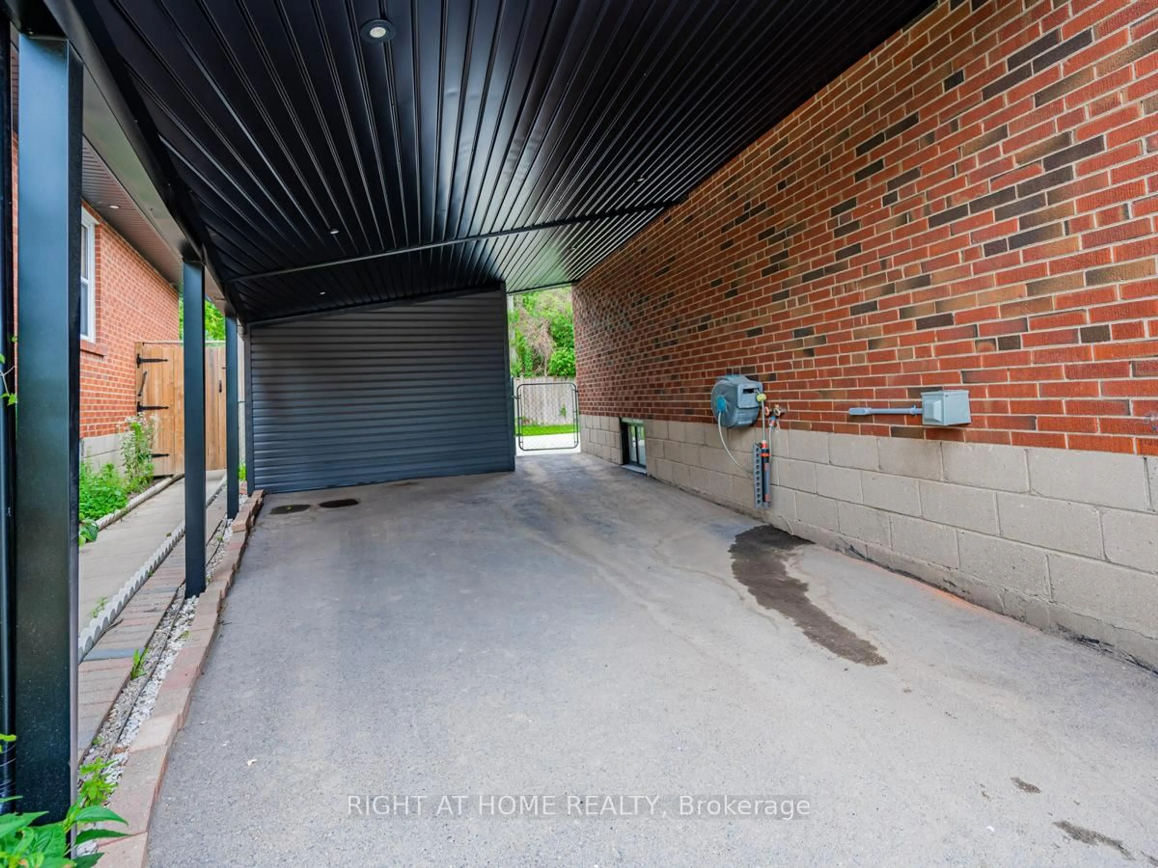 Unknown for 3 Rollins Pl, Toronto Ontario M9B 3Y4