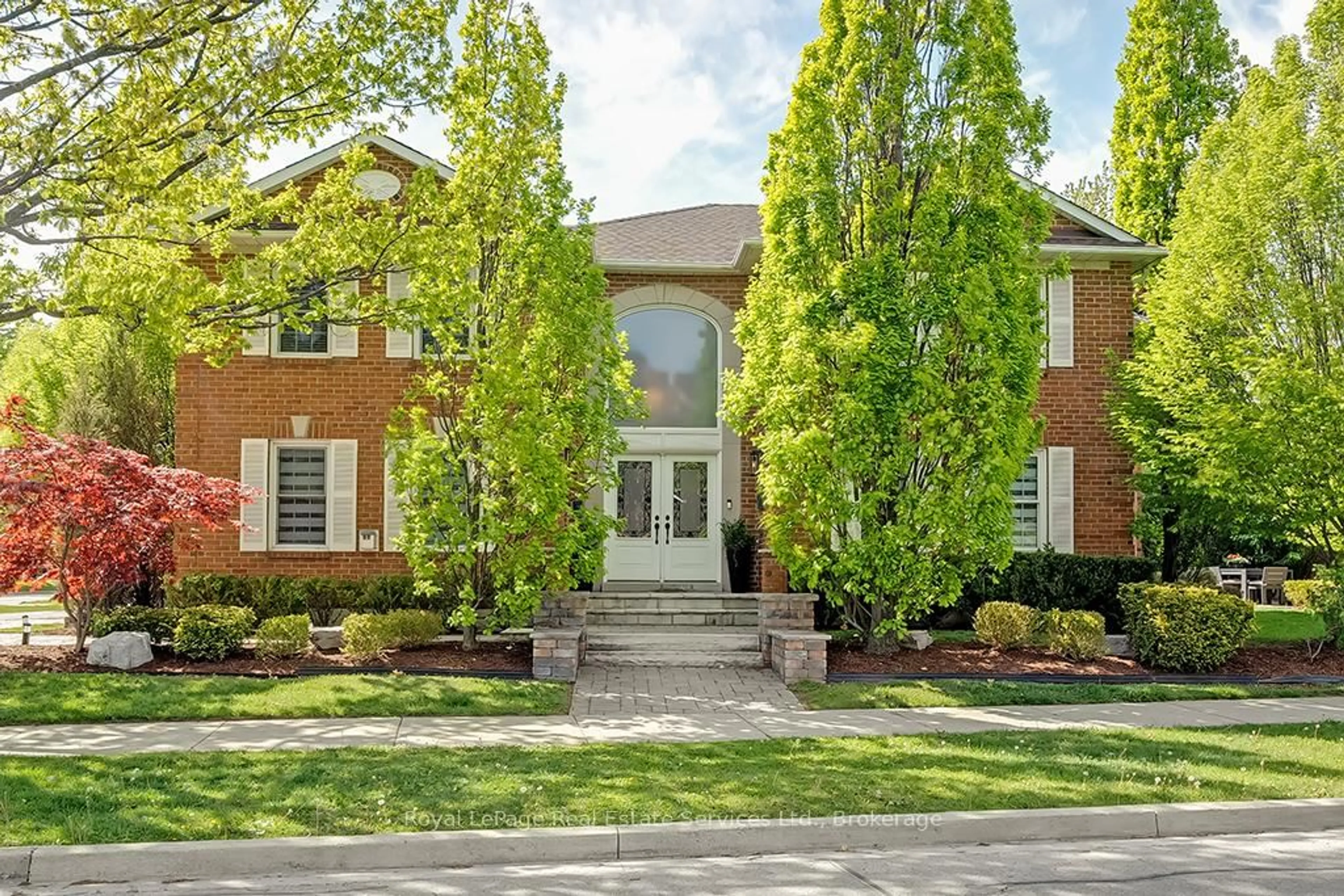 Home with brick exterior material, street for 2101 Grosvenor St, Oakville Ontario L6H 4N1