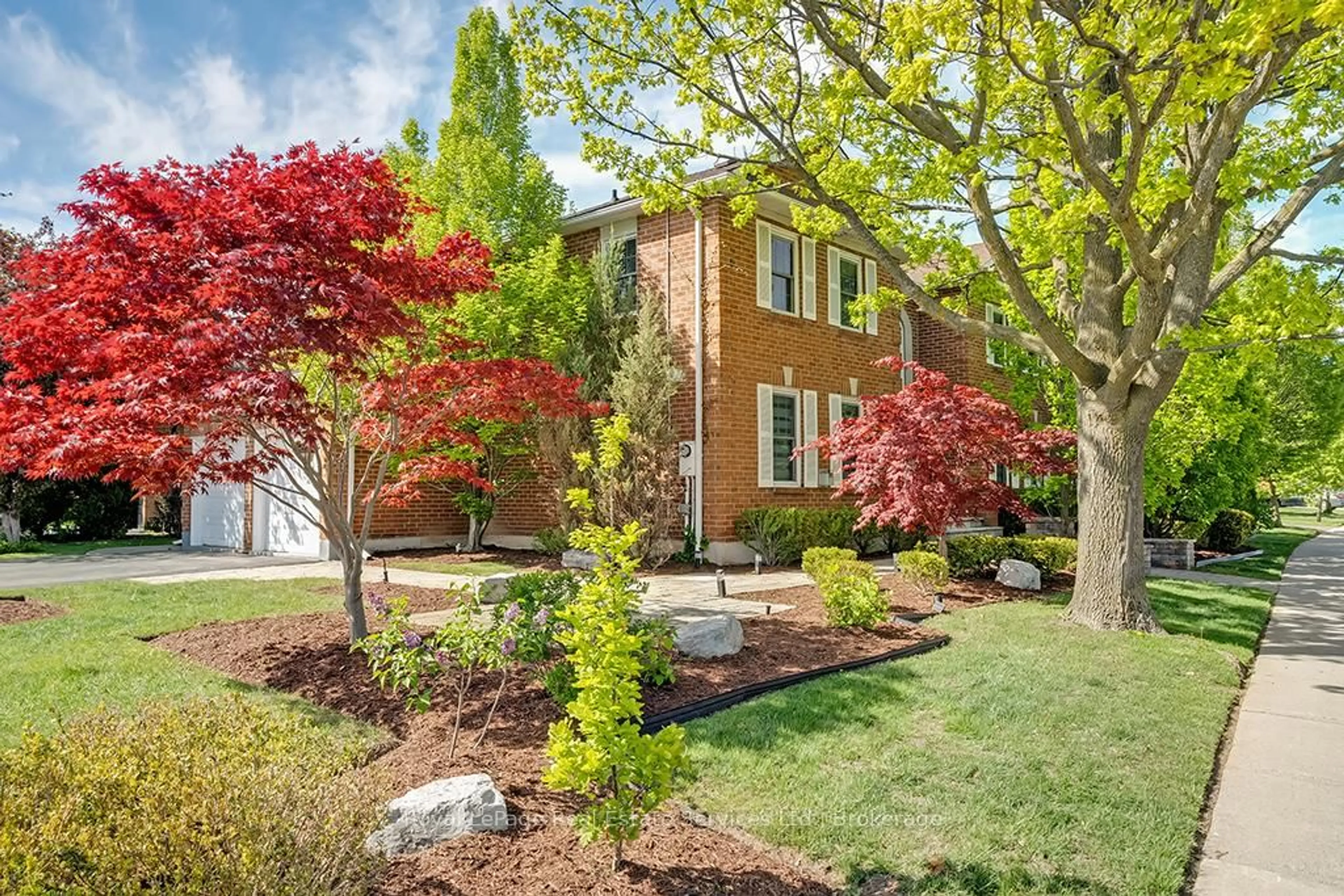 Home with brick exterior material, street for 2101 Grosvenor St, Oakville Ontario L6H 4N1