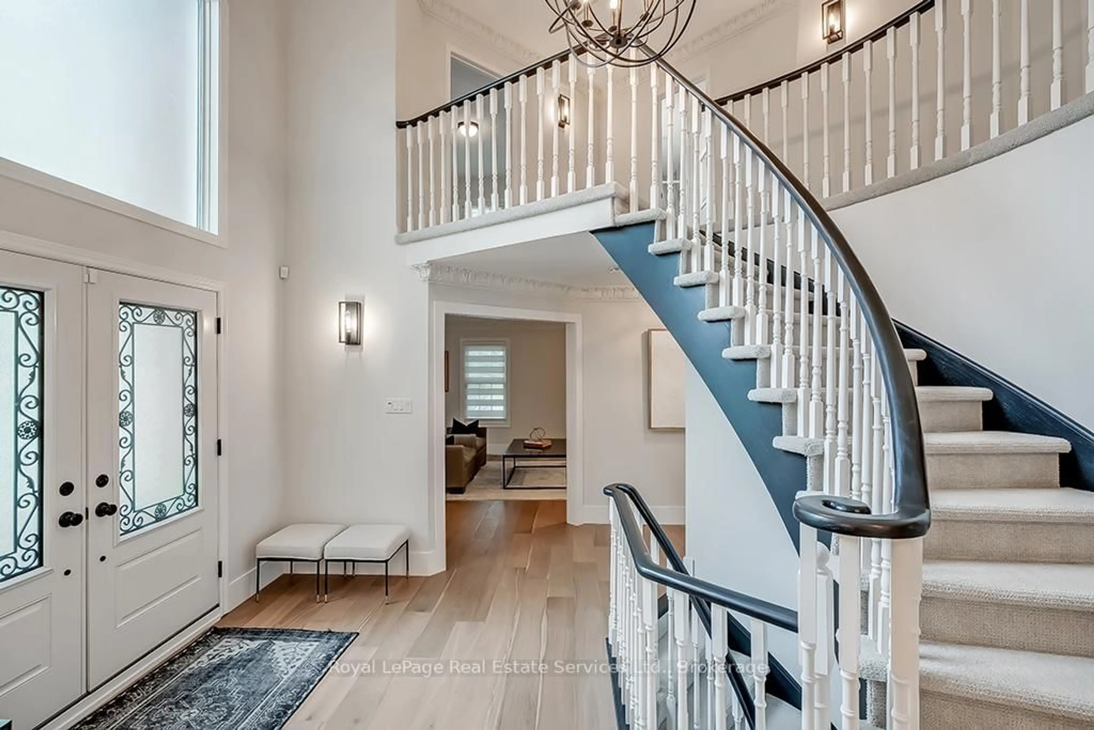 Unknown for 2101 Grosvenor St, Oakville Ontario L6H 4N1