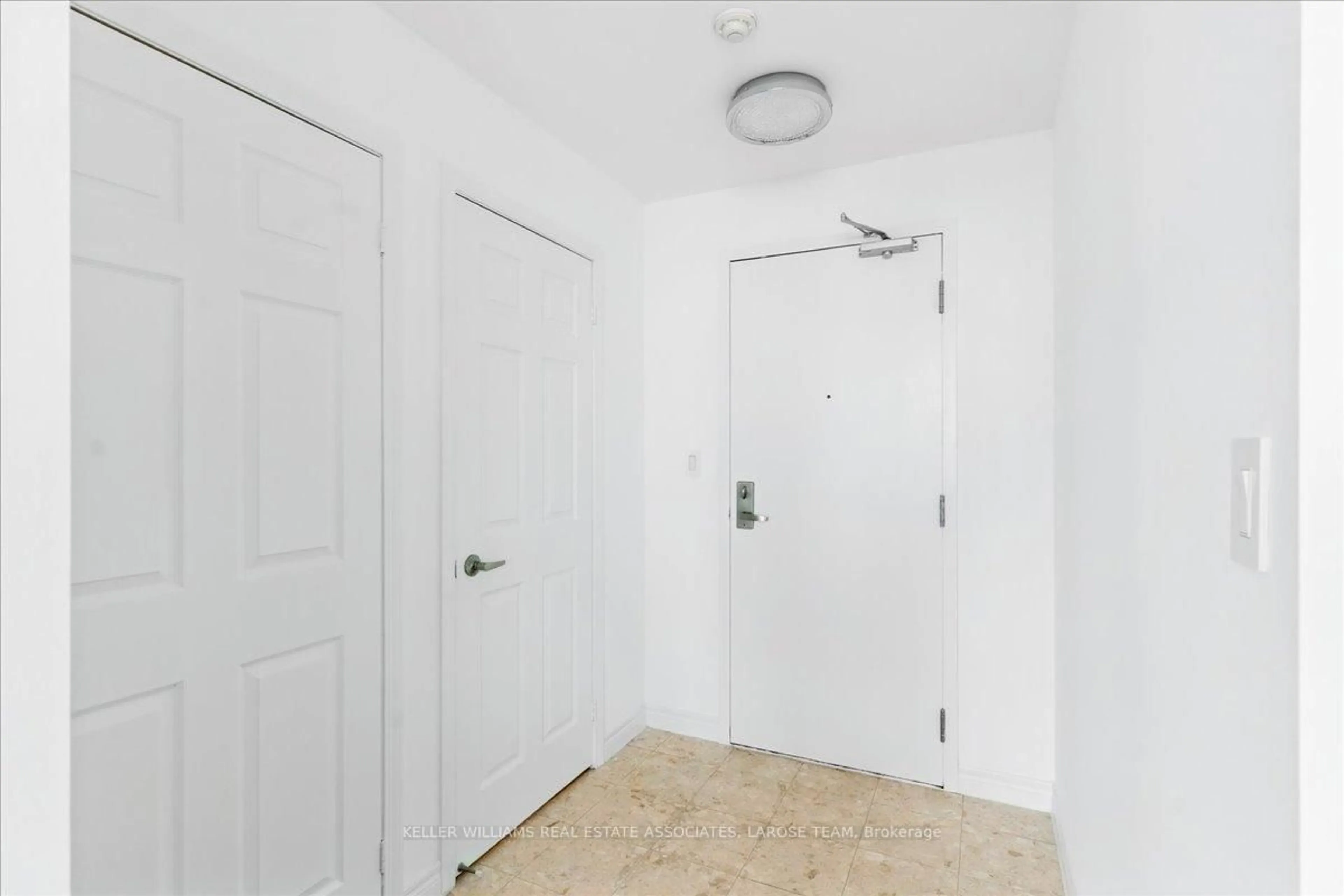 Unknown for 208 Enfield Pl #3701, Mississauga Ontario L5B 0G8
