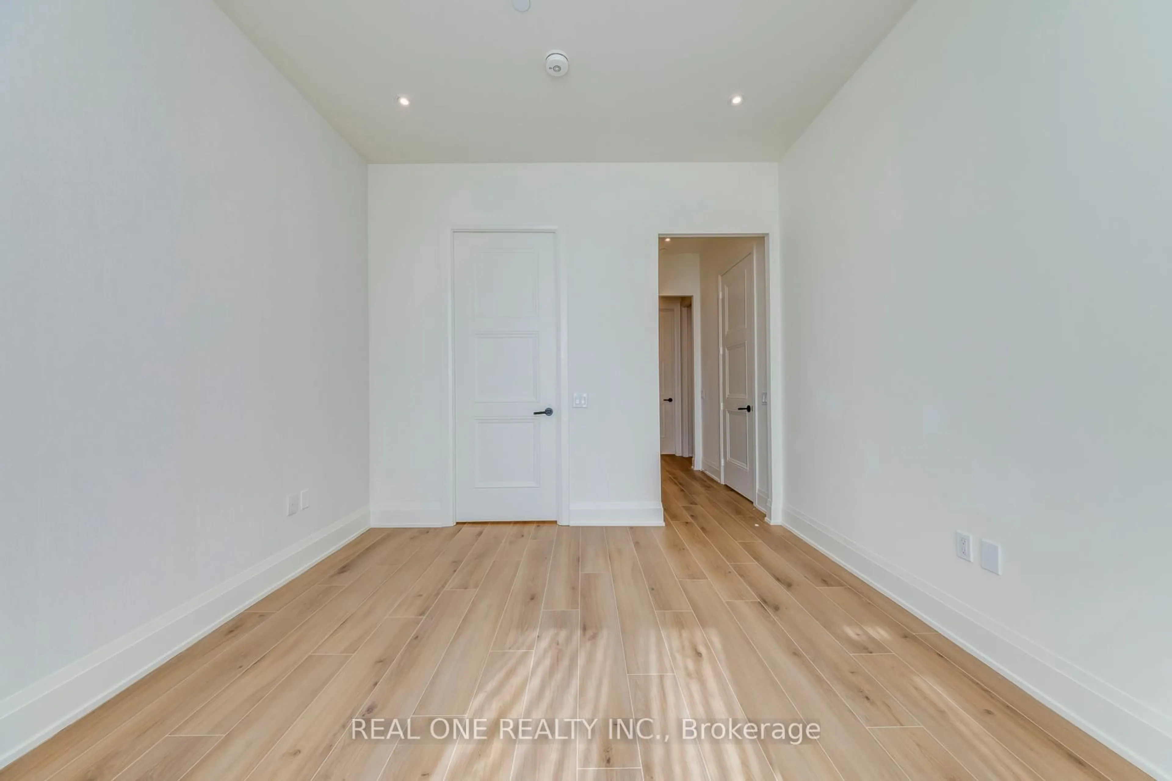 A pic of a room for 509 Dundas St #815, Oakville Ontario L6M 4M2