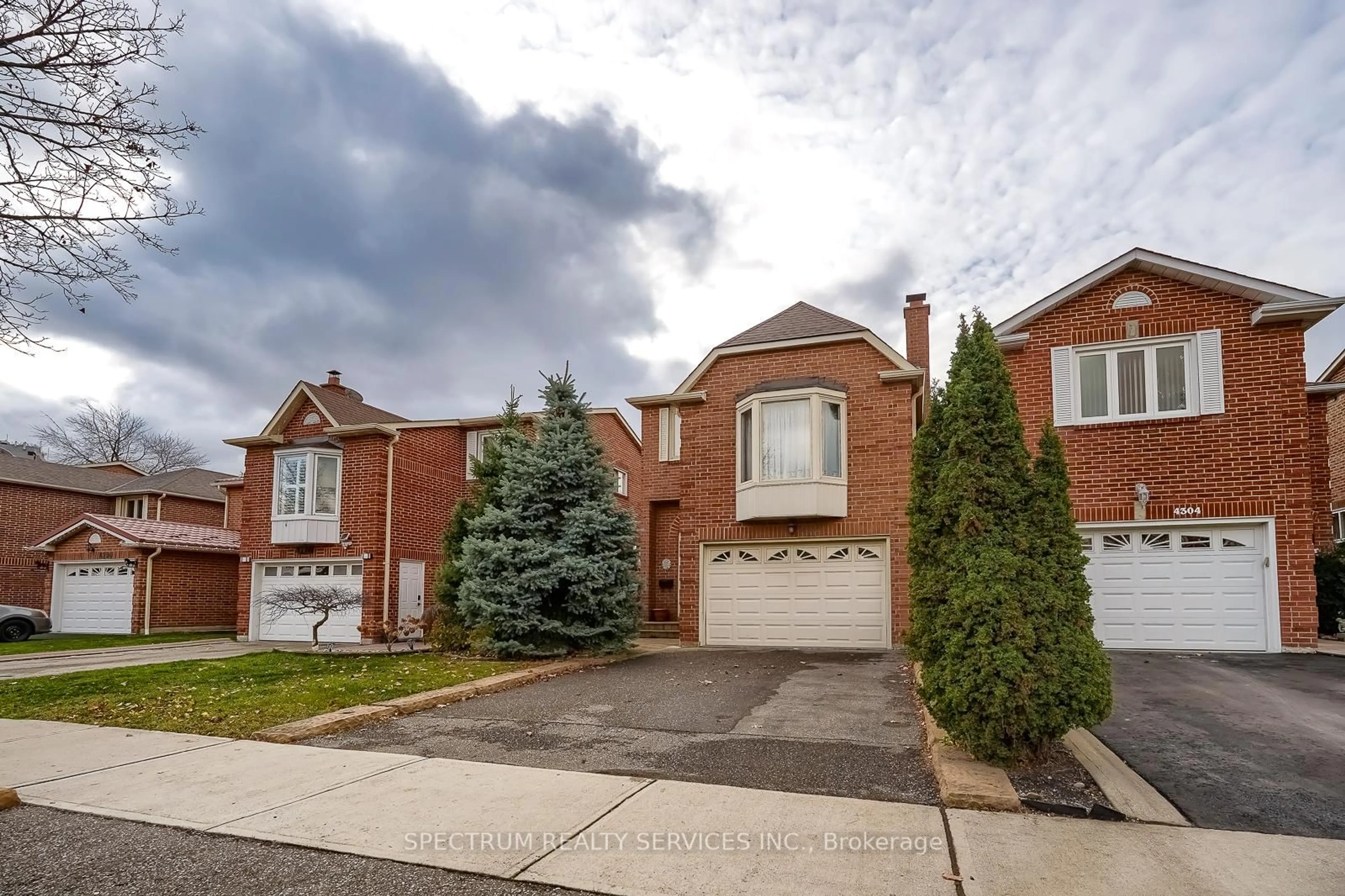 Home with brick exterior material, street for 4302 Bacchus Cres, Mississauga Ontario L4W 2Y3