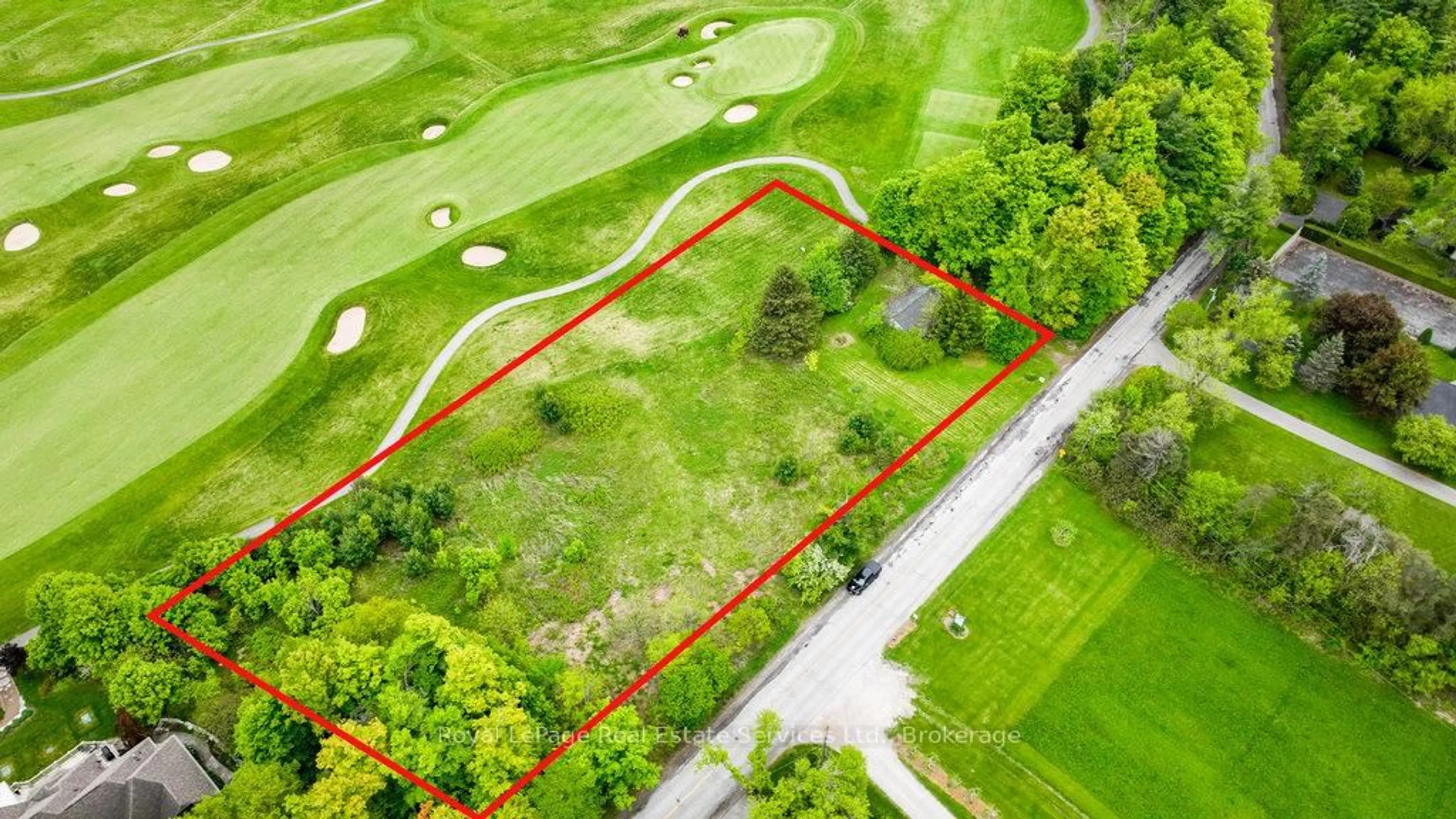 A pic from outside/outdoor area/front of a property/back of a property/a pic from drone, street for 8220 10 Side Rd, Halton Hills Ontario L9R 2X7