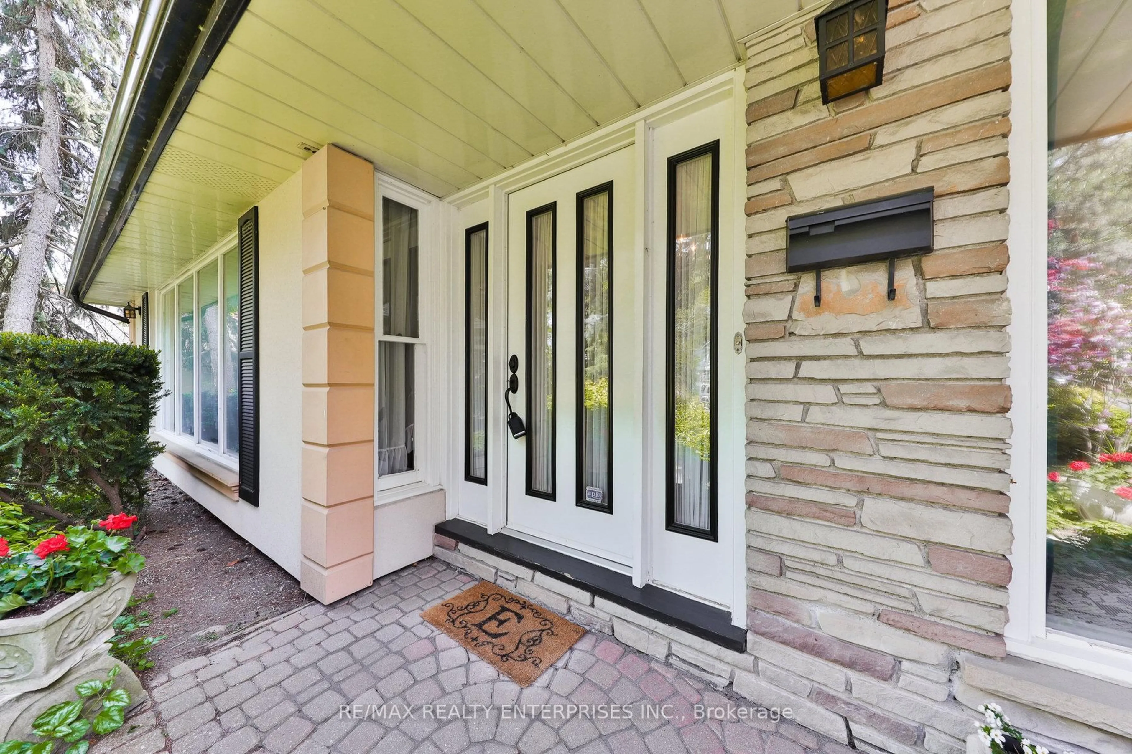 Home with brick exterior material, street for 1364 Avonbridge Dr, Mississauga Ontario L5G 3G5