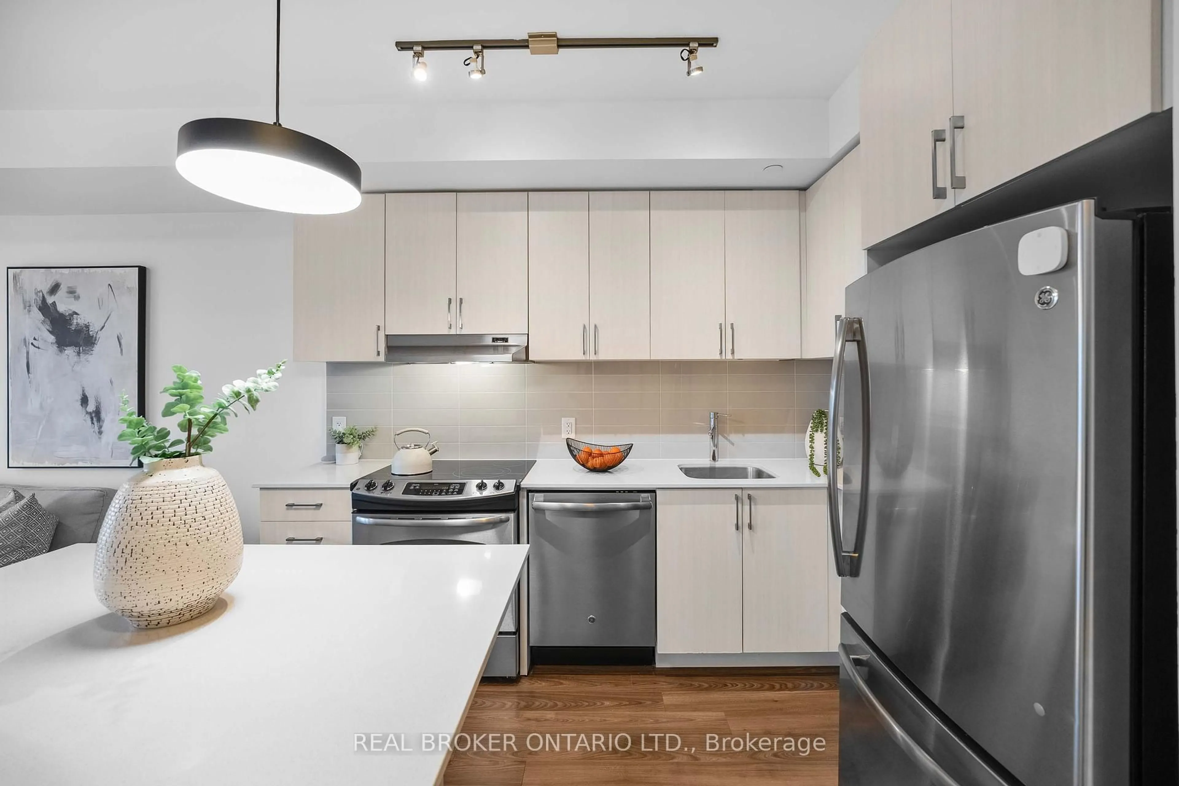 Standard kitchen, unknown for 2560 Eglinton Ave #2202, Mississauga Ontario L5M 0Y3