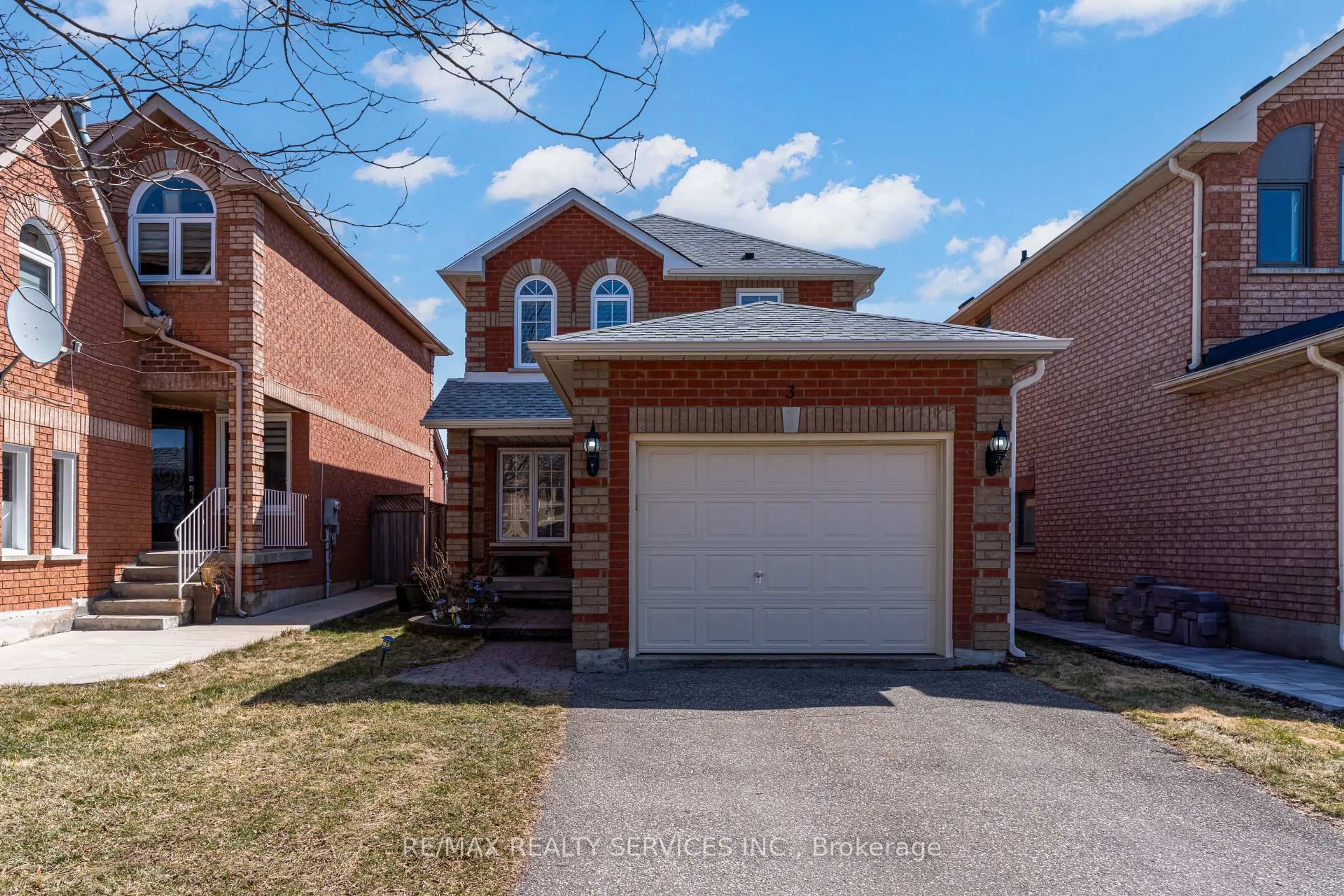 Home with brick exterior material, street for 3 White Tail Cres, Brampton Ontario L6Y 5C4