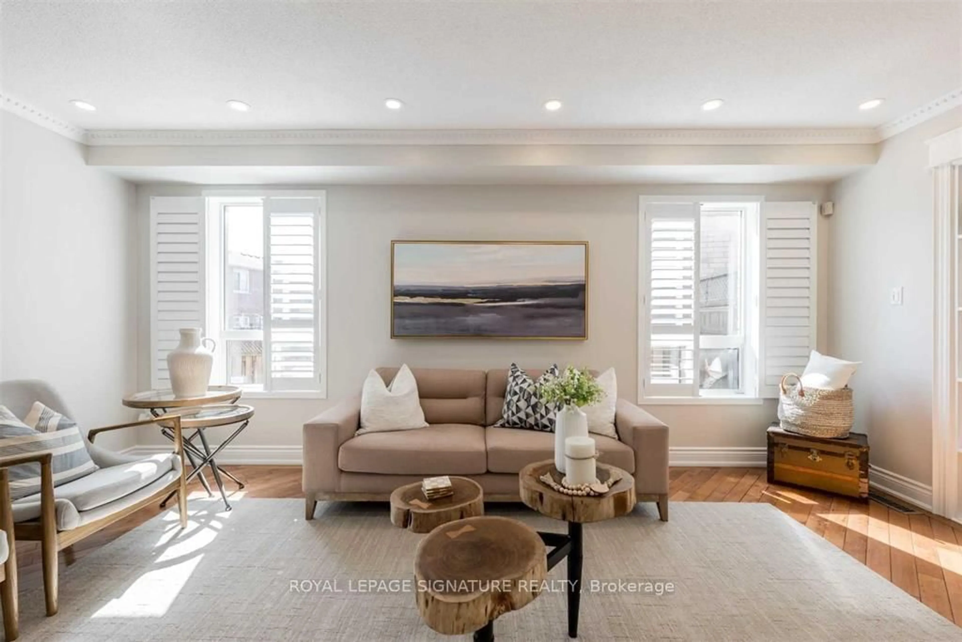 Living room with furniture, unknown for 11 Allangrove Dr, Brampton Ontario L7A 2M4