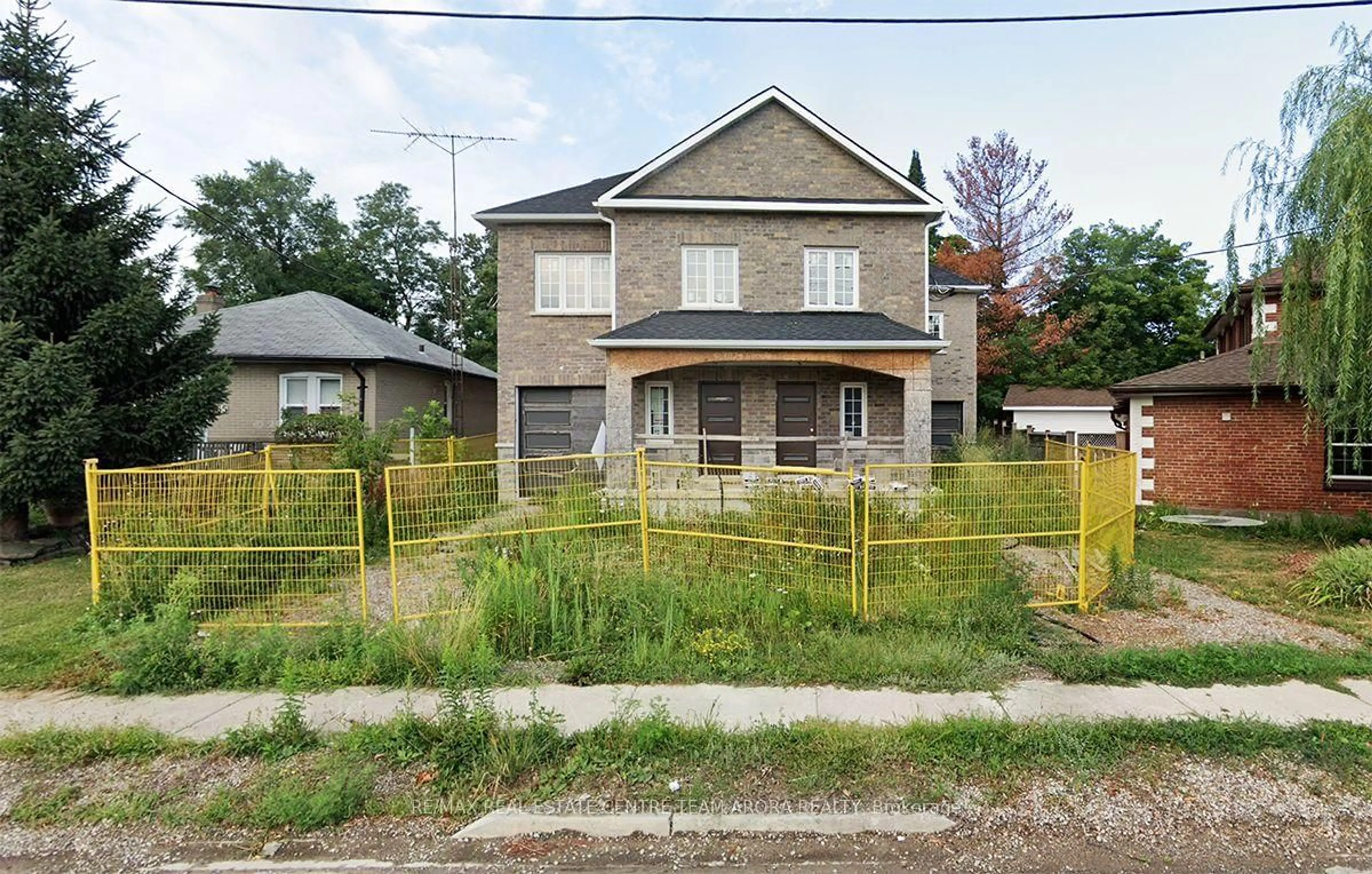 Unknown for 71 Park St, Brampton Ontario L6X 1V1