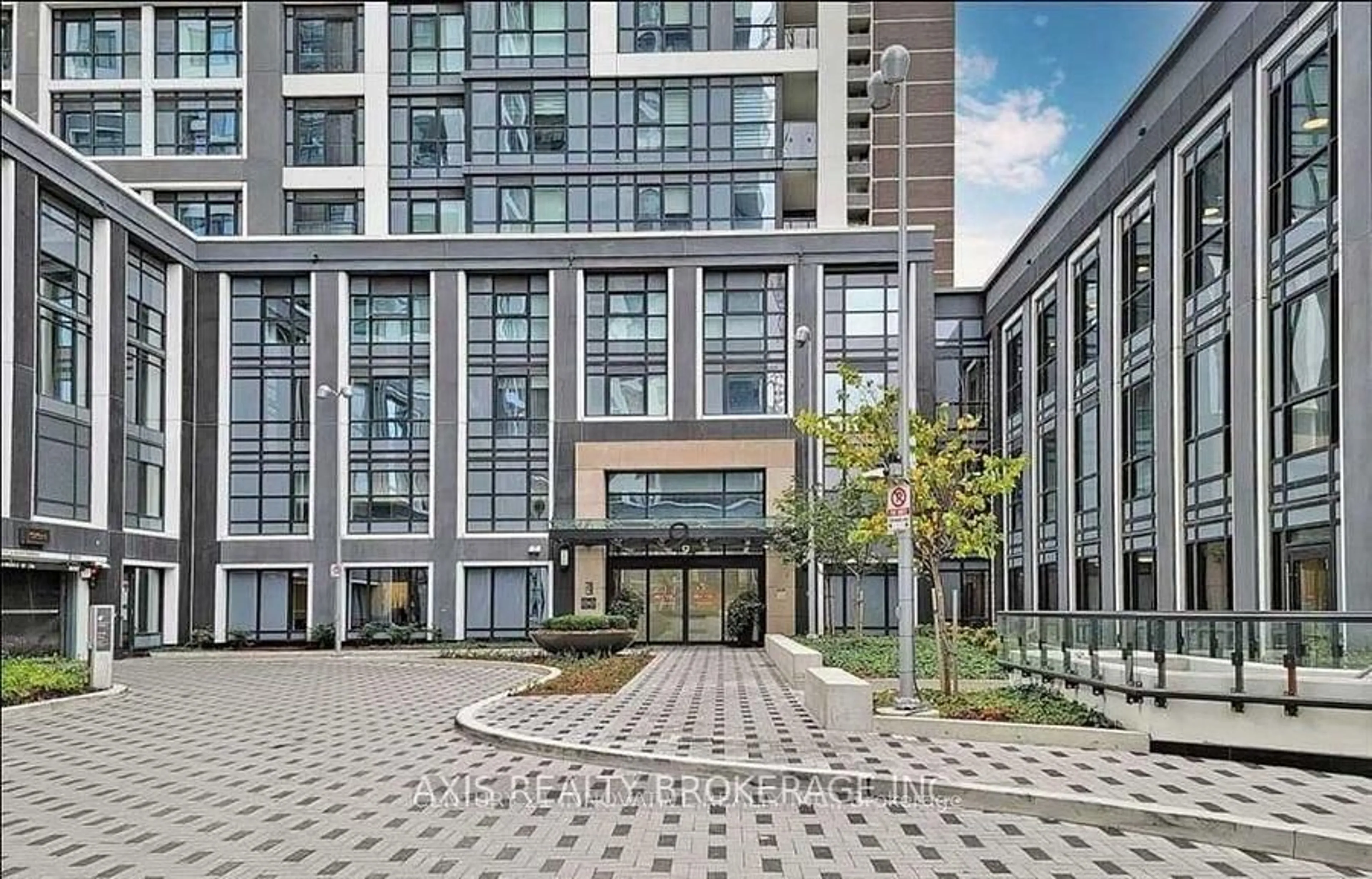 Indoor foyer for 9 Mabelle Ave #1515, Toronto Ontario M9A 0E1