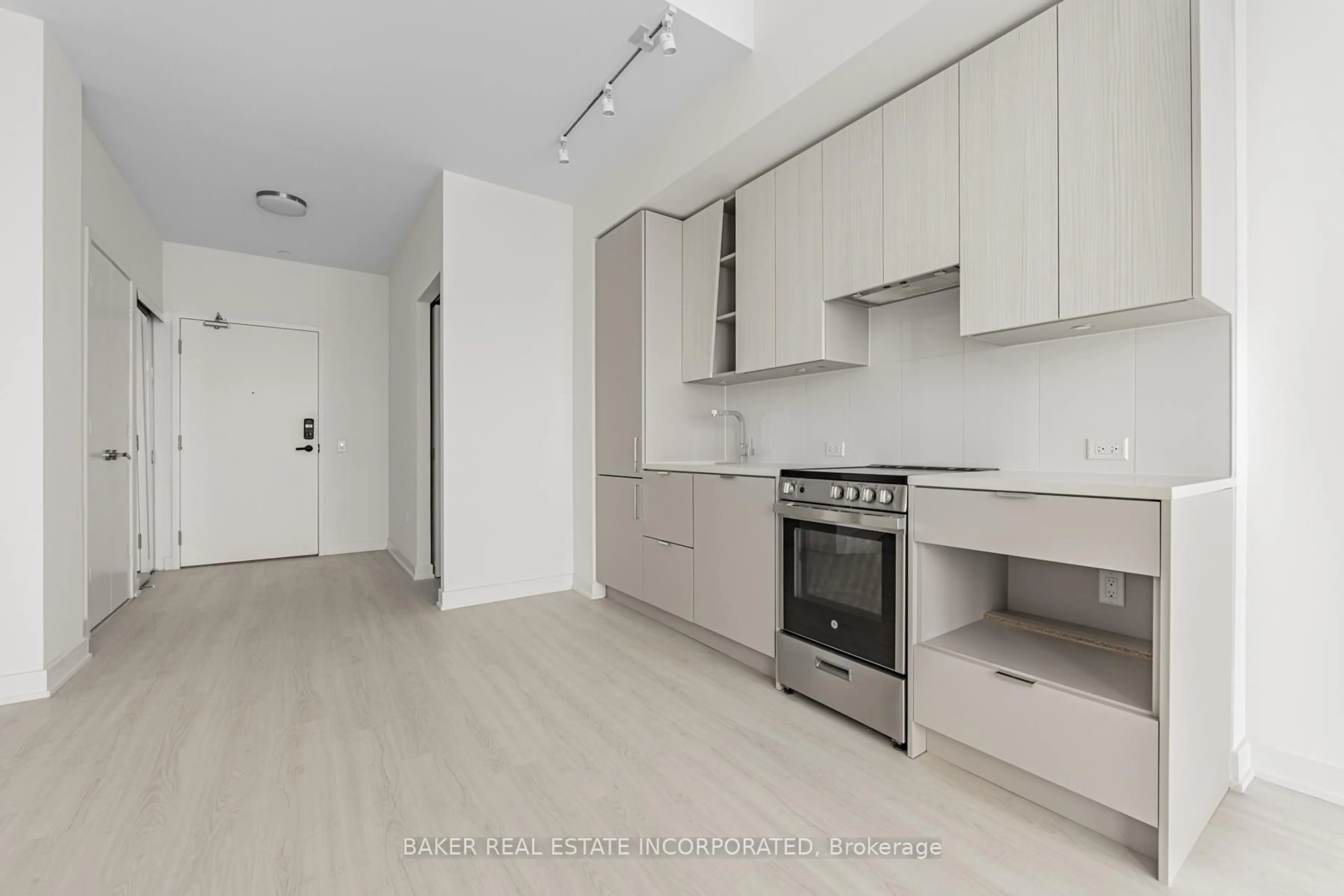 Standard kitchen, unknown for 3883 Quartz Rd #5906, Mississauga Ontario L5B 0M4