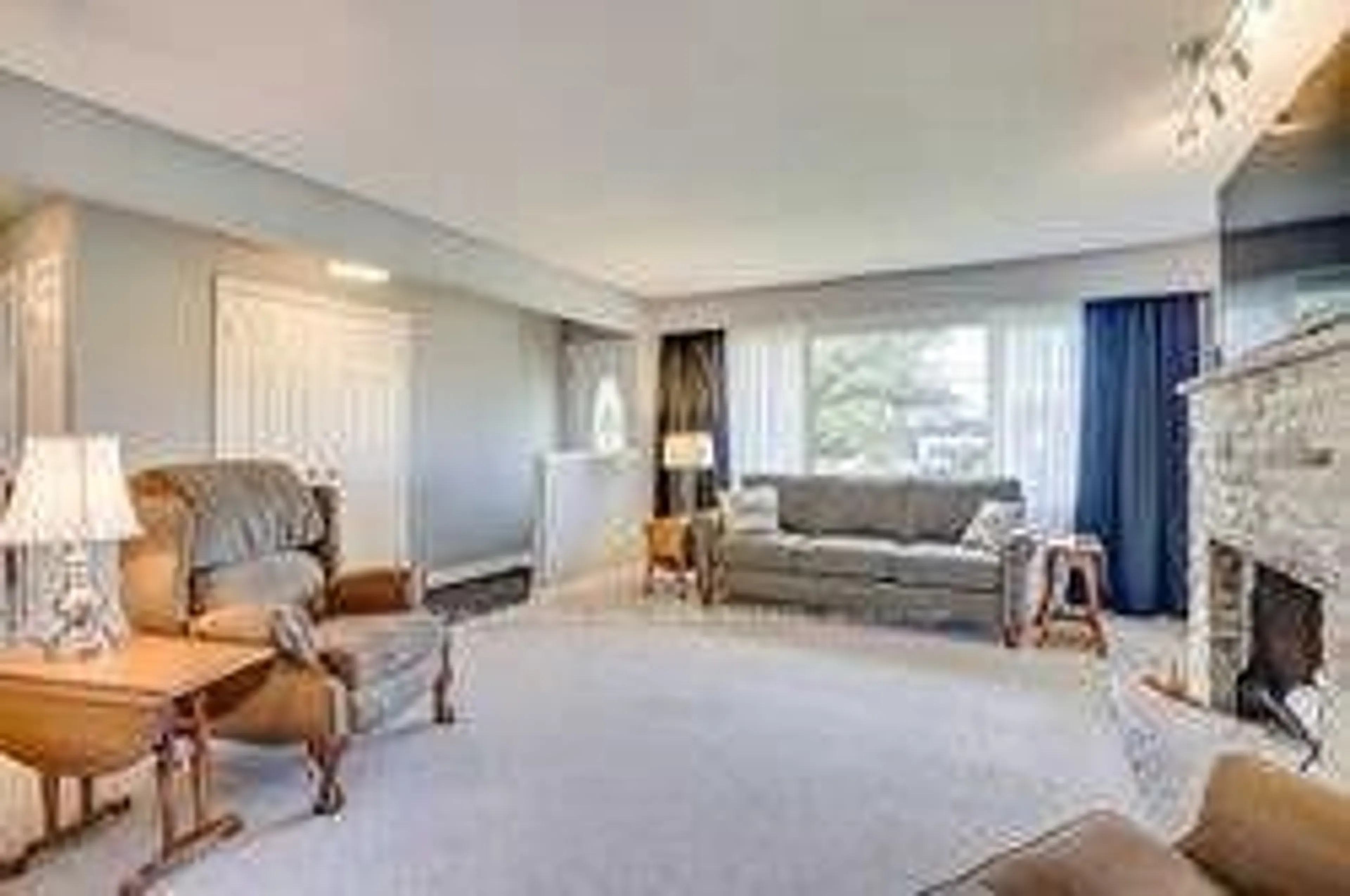 Living room with furniture, carpet floor for 15367 Airport Rd, Caledon Ontario L7C 1E6