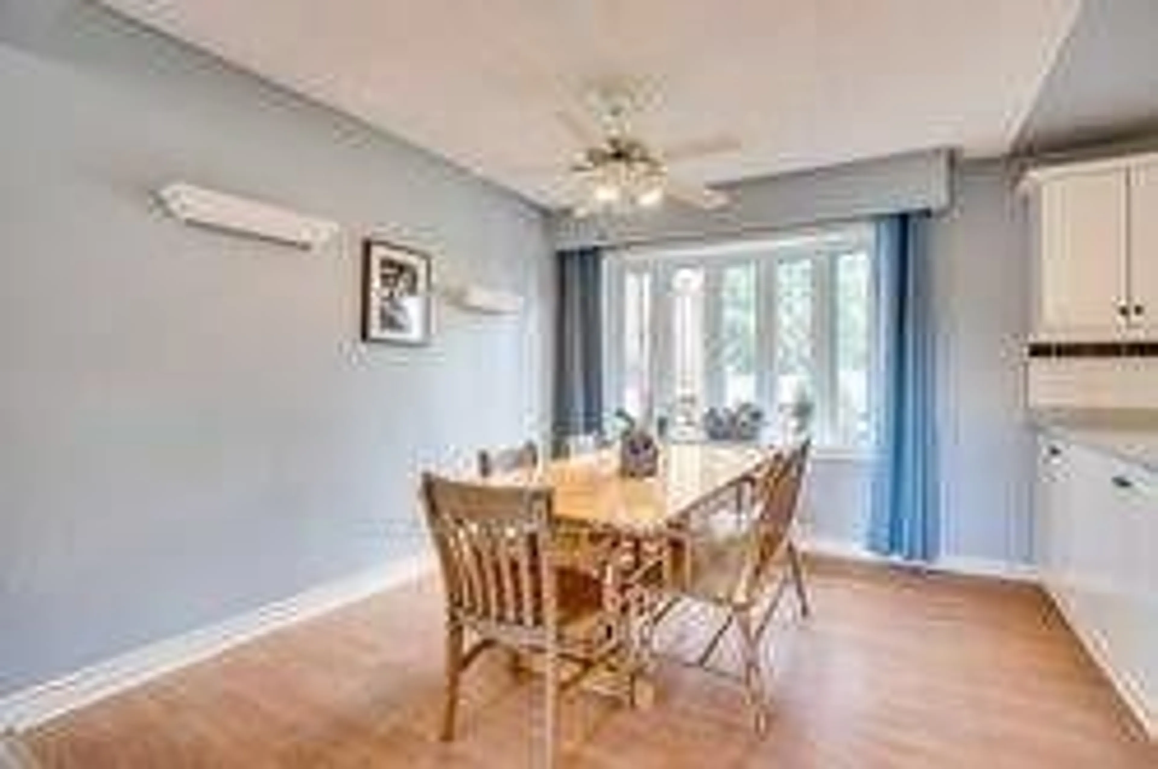Dining room, wood/laminate floor for 15367 Airport Rd, Caledon Ontario L7C 1E6