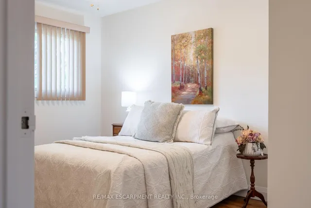 Additional property image - 2301 Cavendish Dr Unit 122