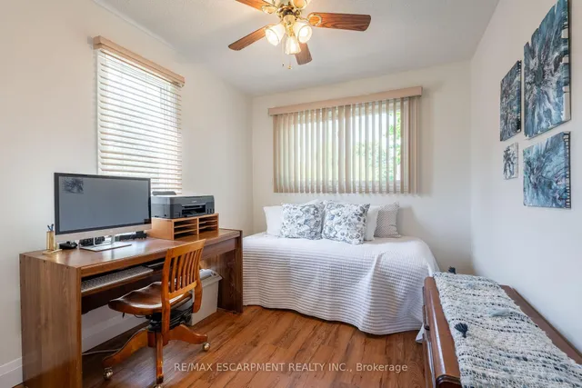 Additional property image - 2301 Cavendish Dr Unit 122